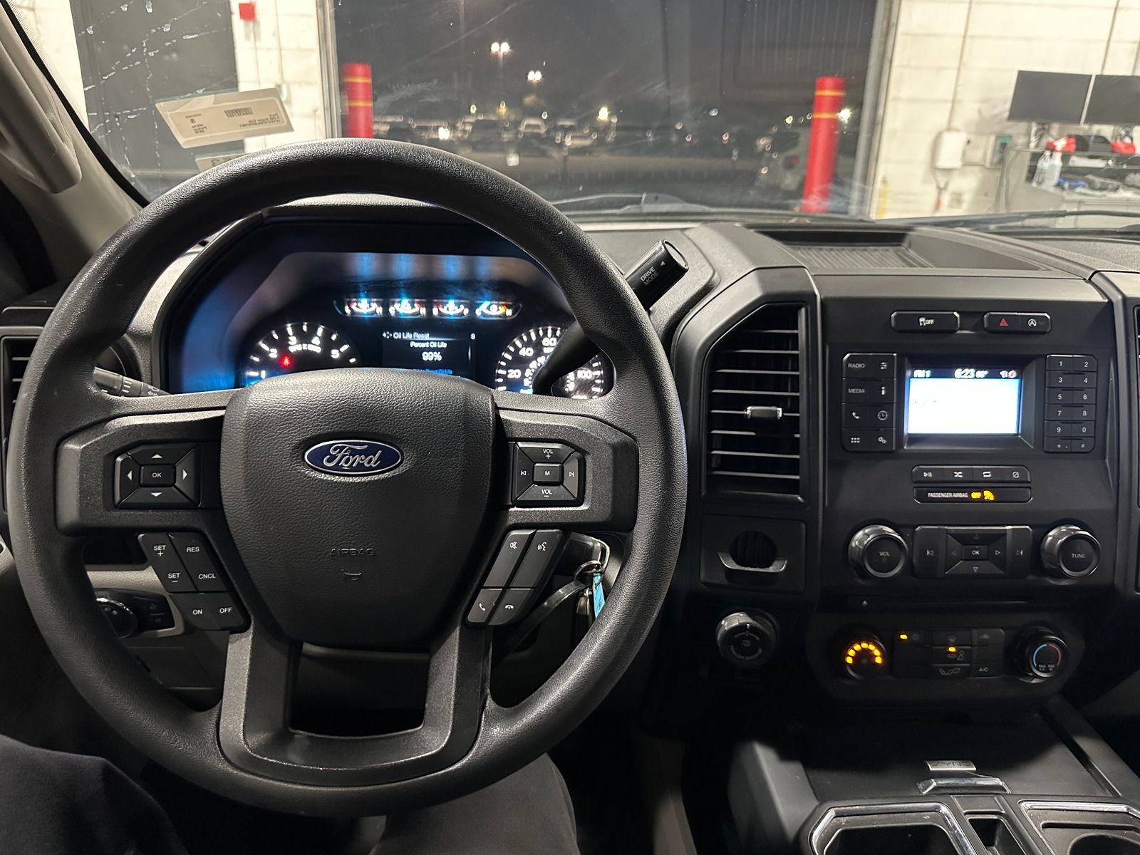 Thumbnail: 2018 Ford Econoline - 3