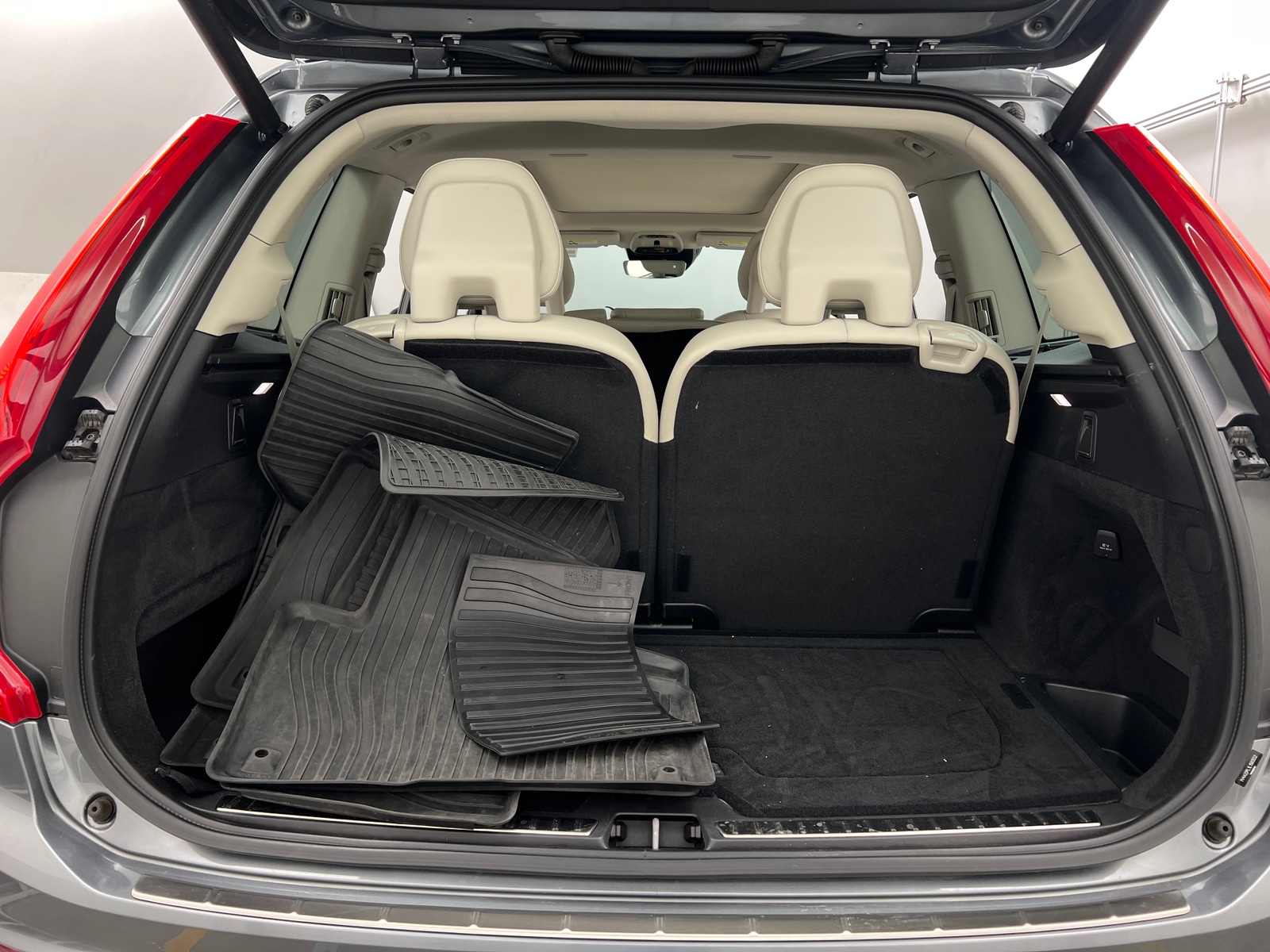 Thumbnail: 2020 Volvo XC90 - 6