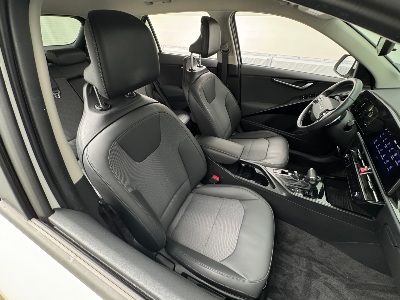 Thumbnail: 2023 Kia Niro - 2