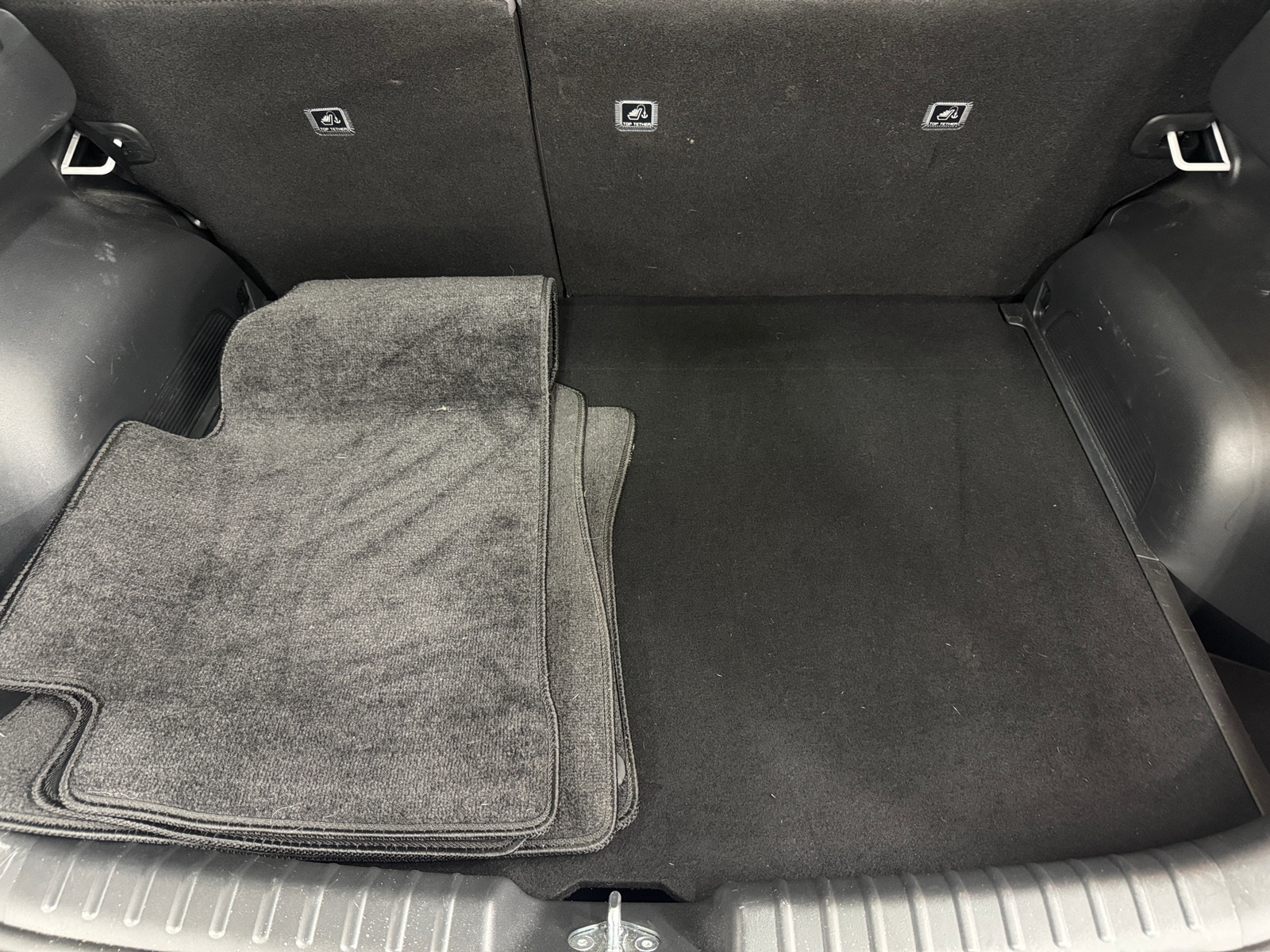 Thumbnail: 2023 Kia Niro - 7