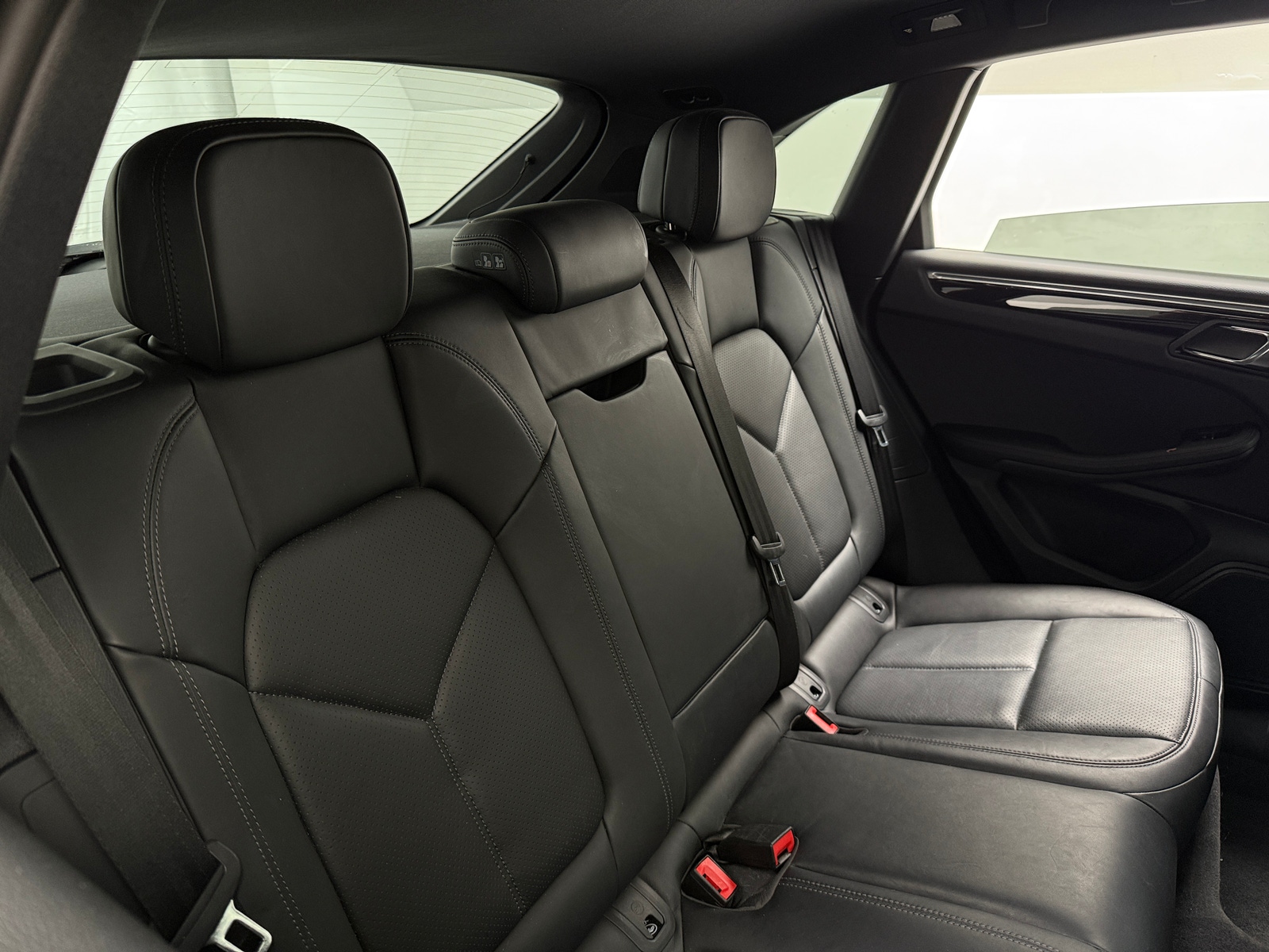 Thumbnail: 2023 Porsche Macan - 5