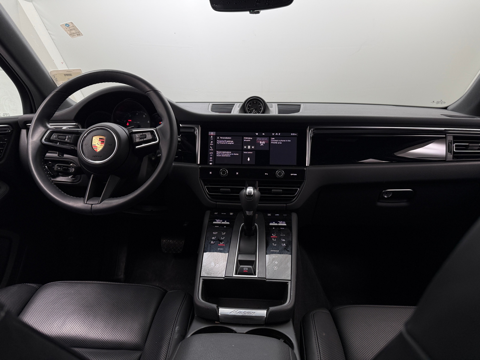 Thumbnail: 2023 Porsche Macan - 2