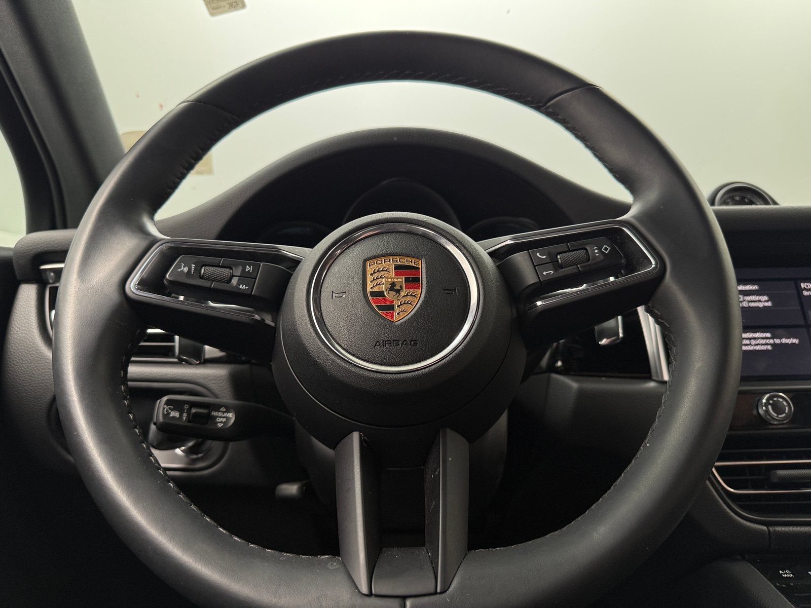 Thumbnail: 2023 Porsche Macan - 4