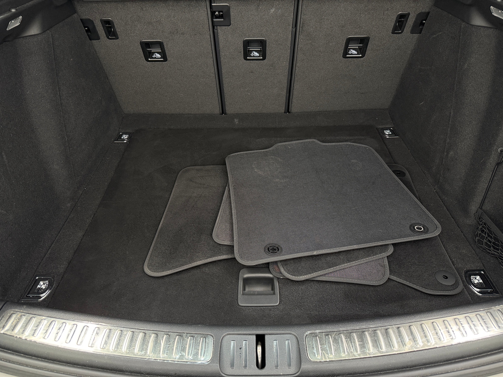 Thumbnail: 2023 Porsche Macan - 6