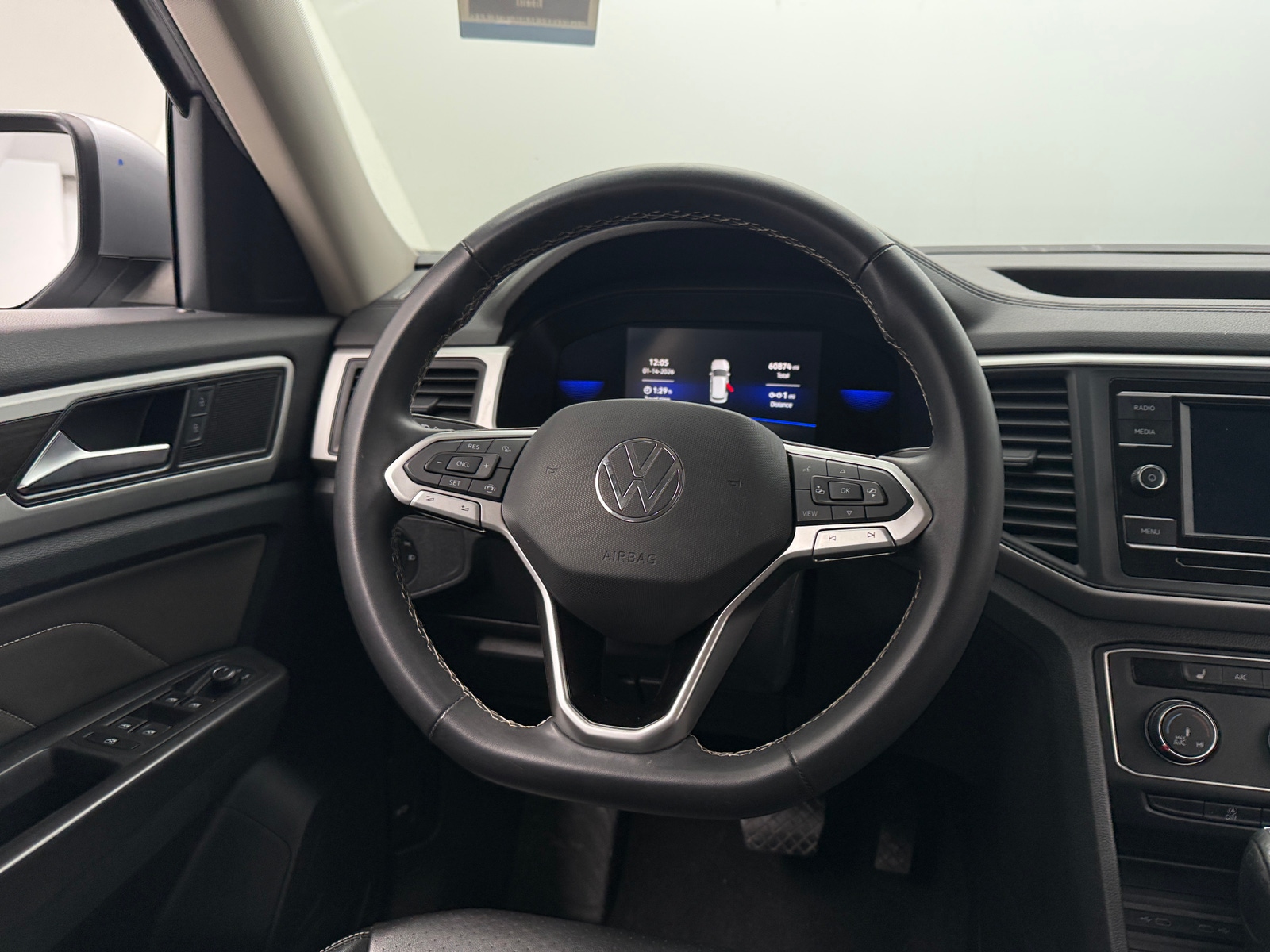 Thumbnail: 2022 Volkswagen Atlas - 4