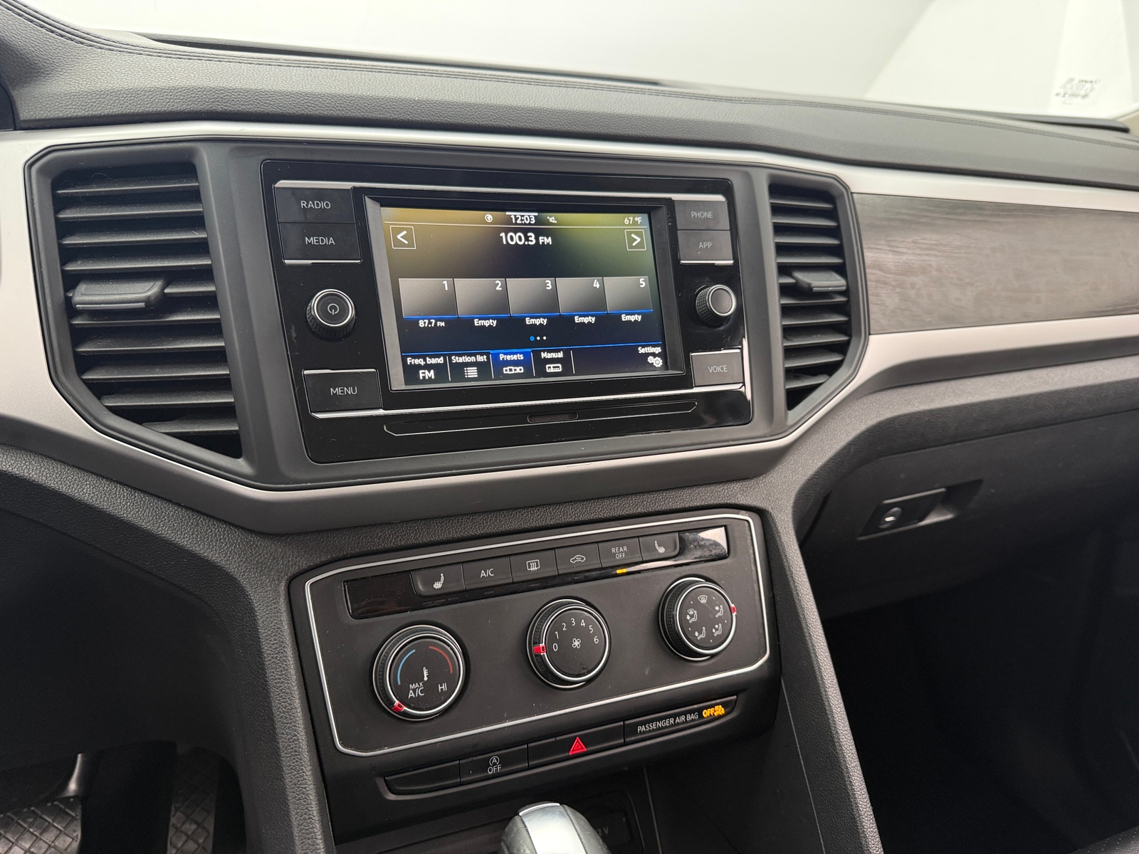 Thumbnail: 2022 Volkswagen Atlas - 3