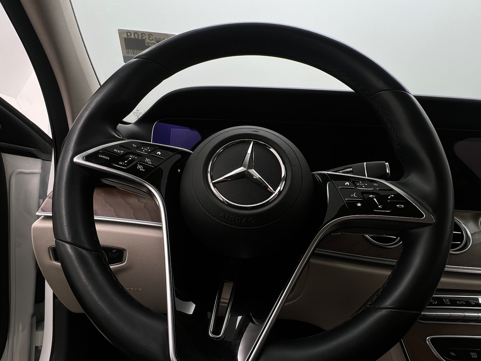 Thumbnail: 2021 Mercedes-Benz E-Class - 4