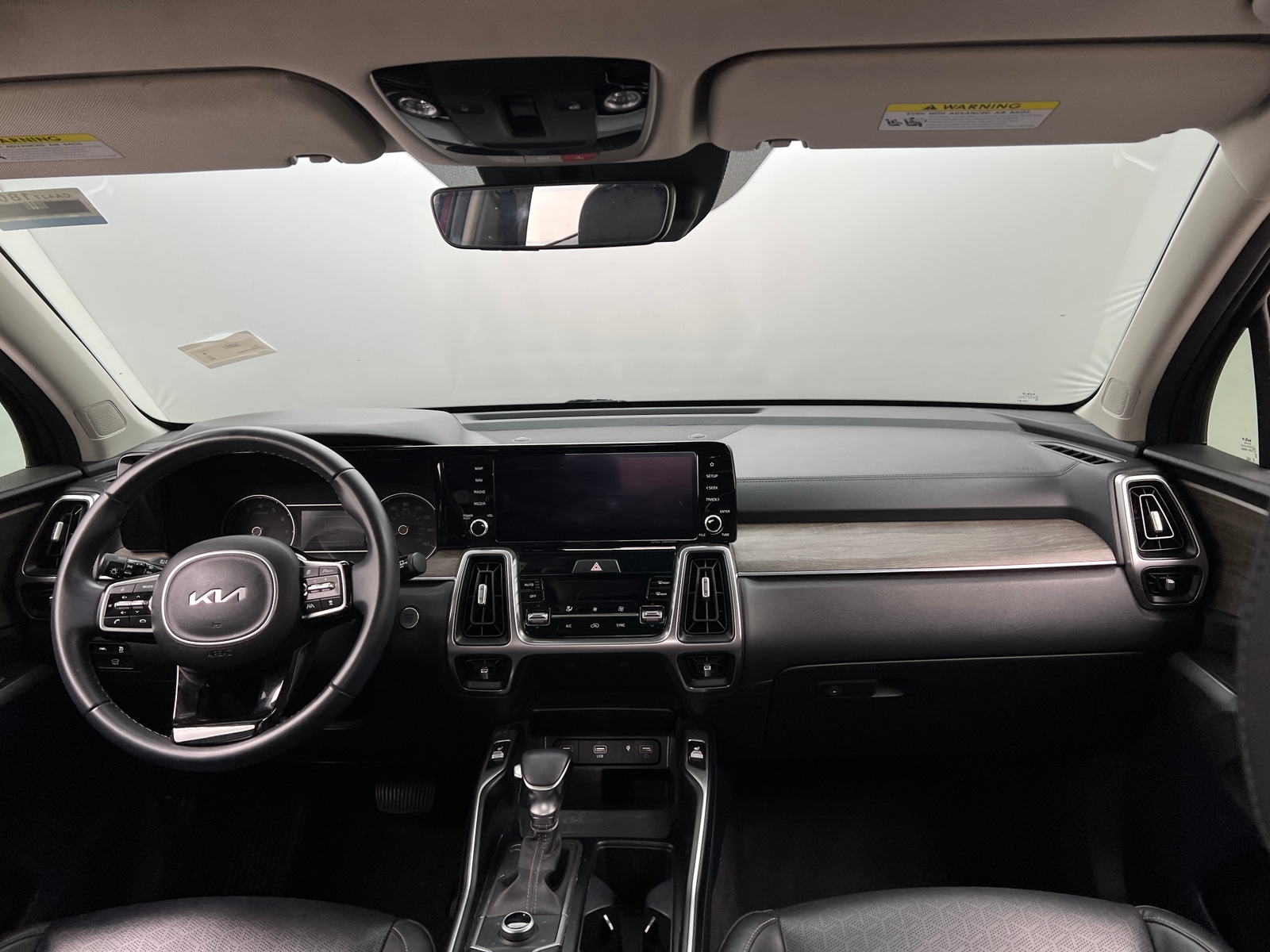 Thumbnail: 2023 Kia Sorento - 2