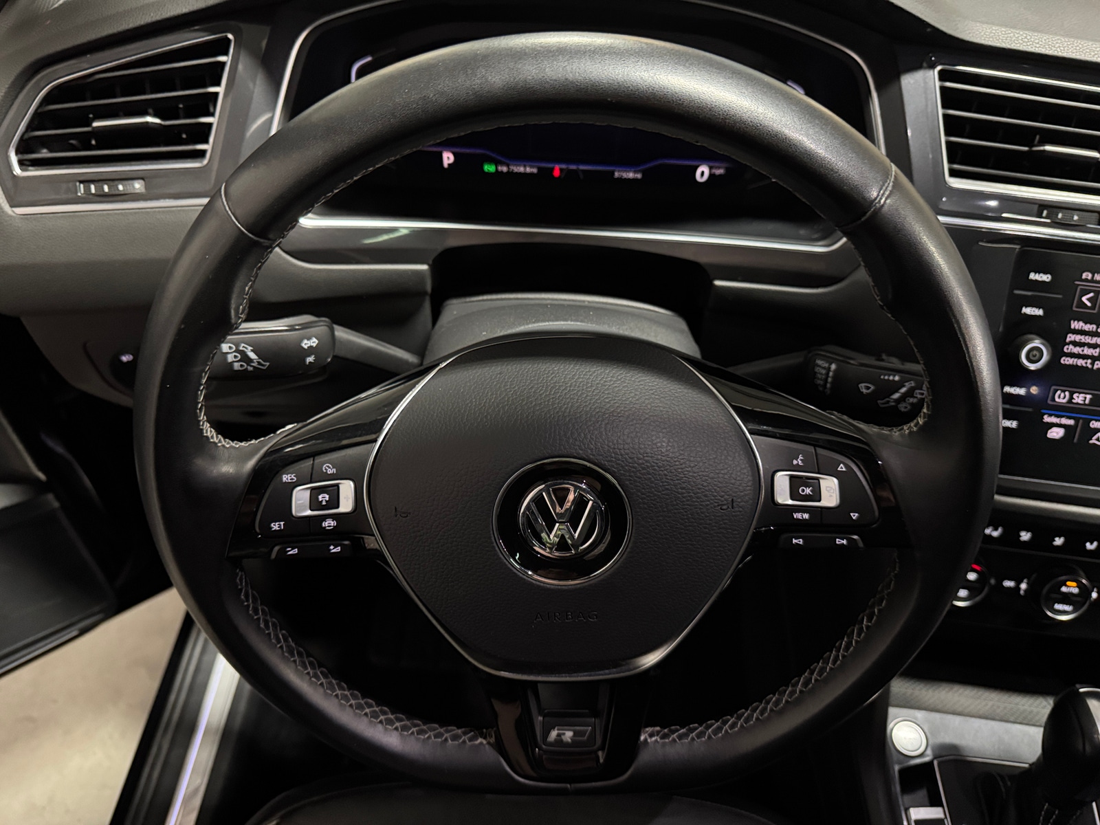 Thumbnail: 2021 Volkswagen Tiguan - 4