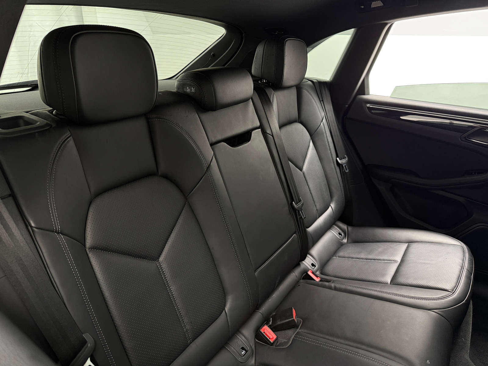 Thumbnail: 2024 Porsche Macan - 5