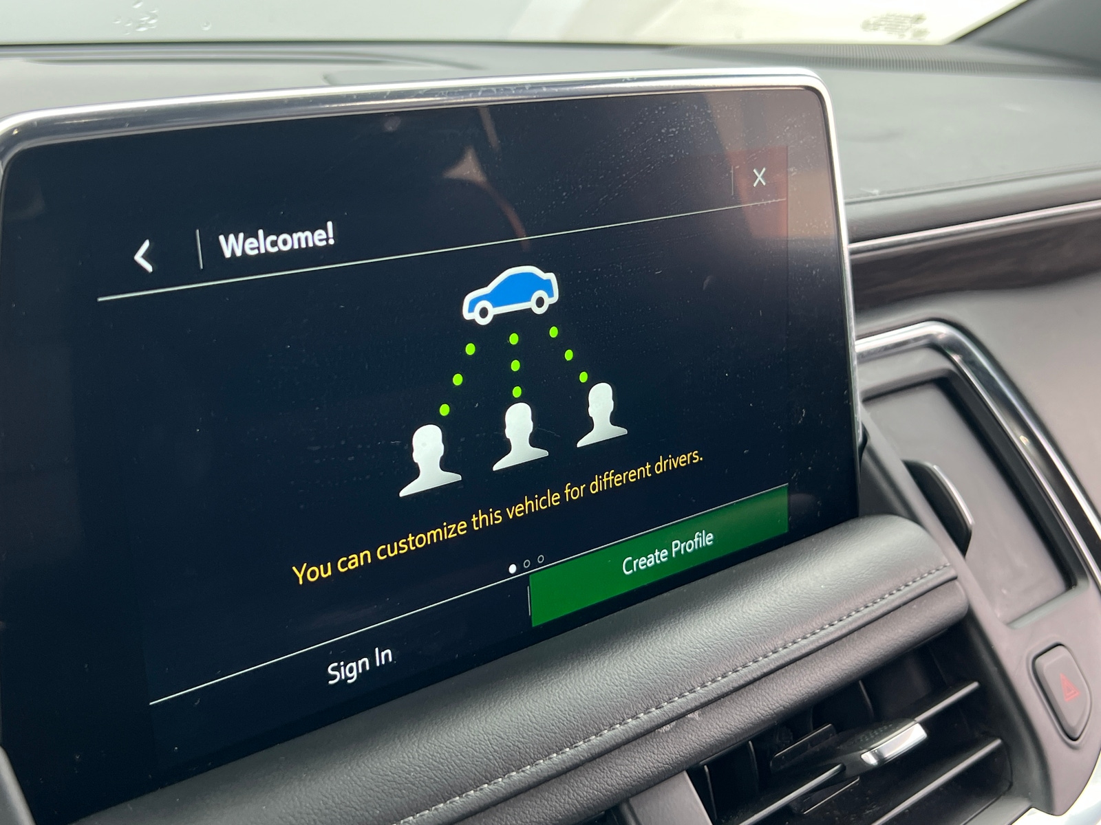 Thumbnail: 2021 Chevrolet Tahoe - 3