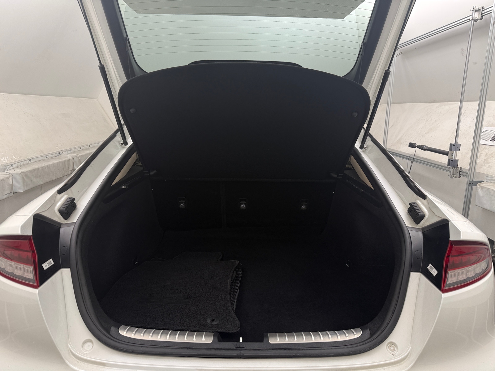 Thumbnail: 2022 Kia Stinger - 6