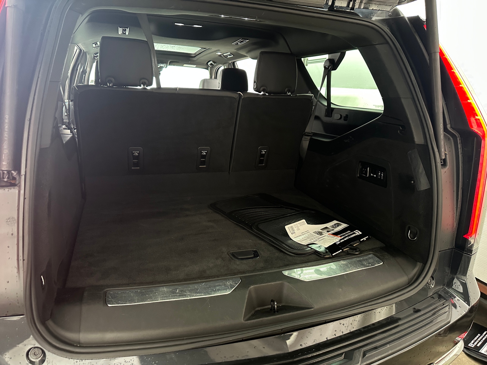 Thumbnail: 2022 Cadillac Escalade - 6