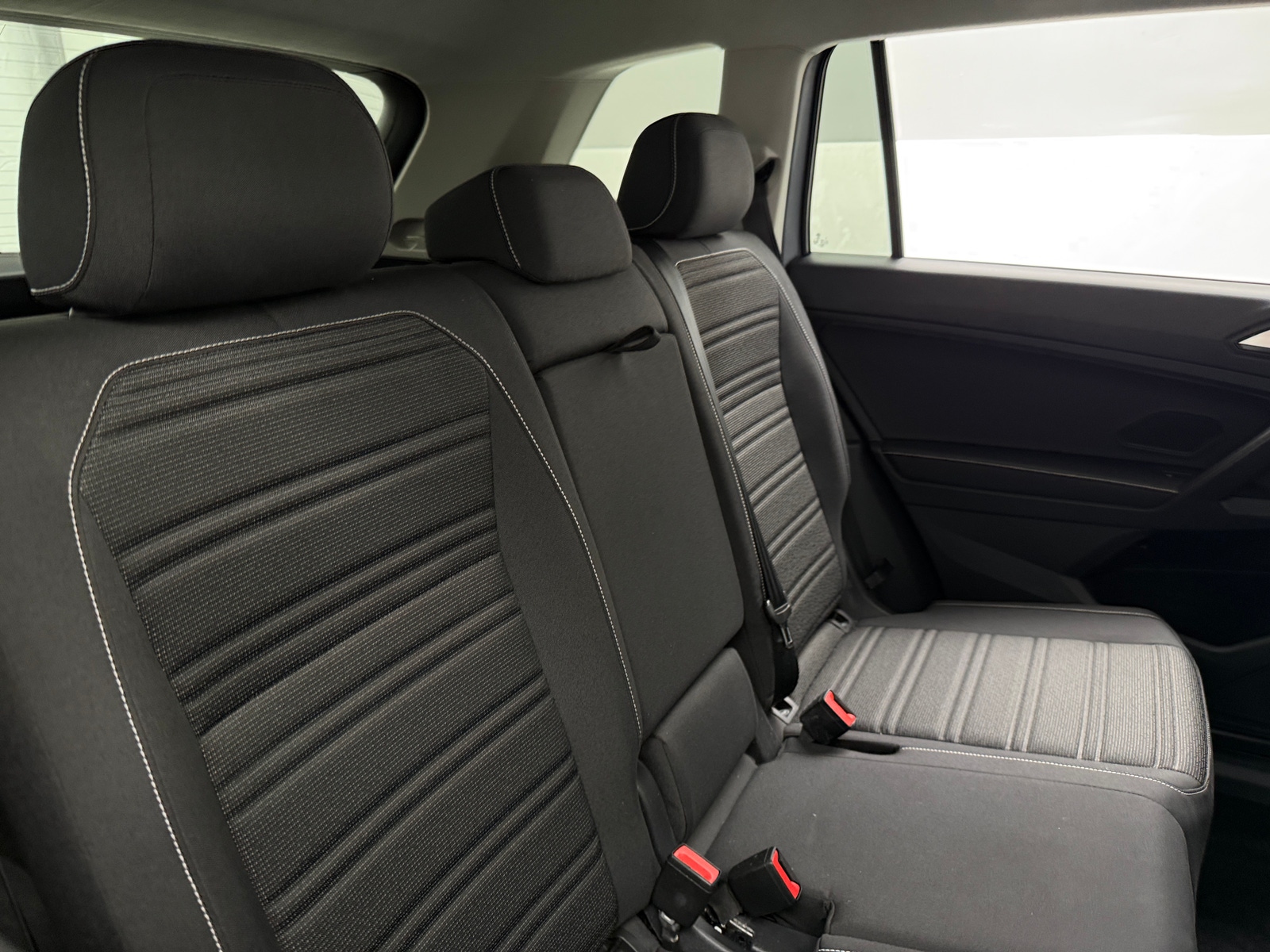 Thumbnail: 2022 Volkswagen Tiguan - 6