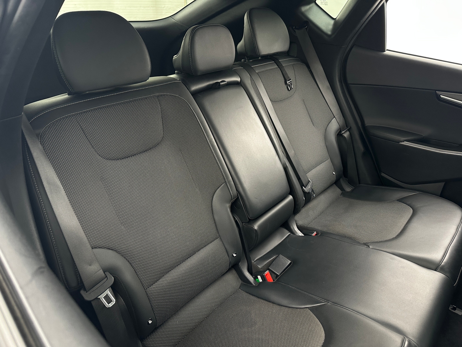 Thumbnail: 2022 Kia EV6 - 6