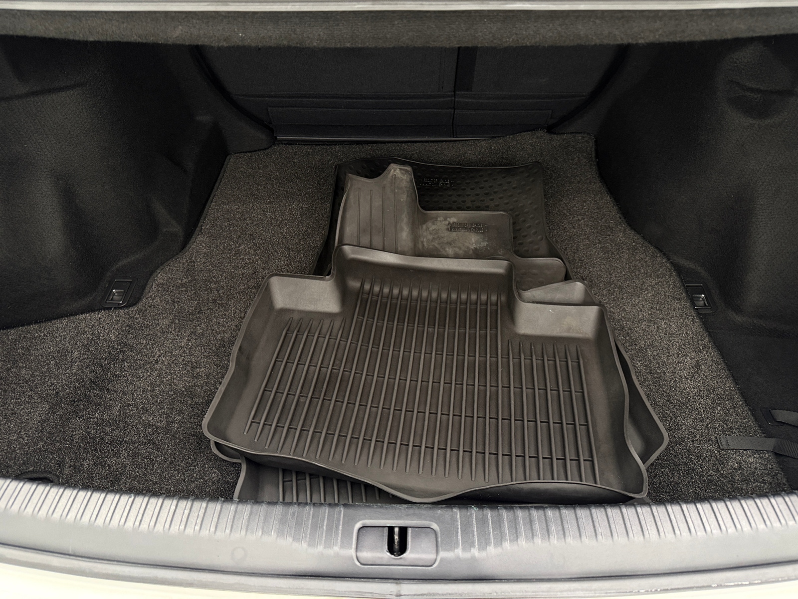 Thumbnail: 2019 Lexus IS - 6