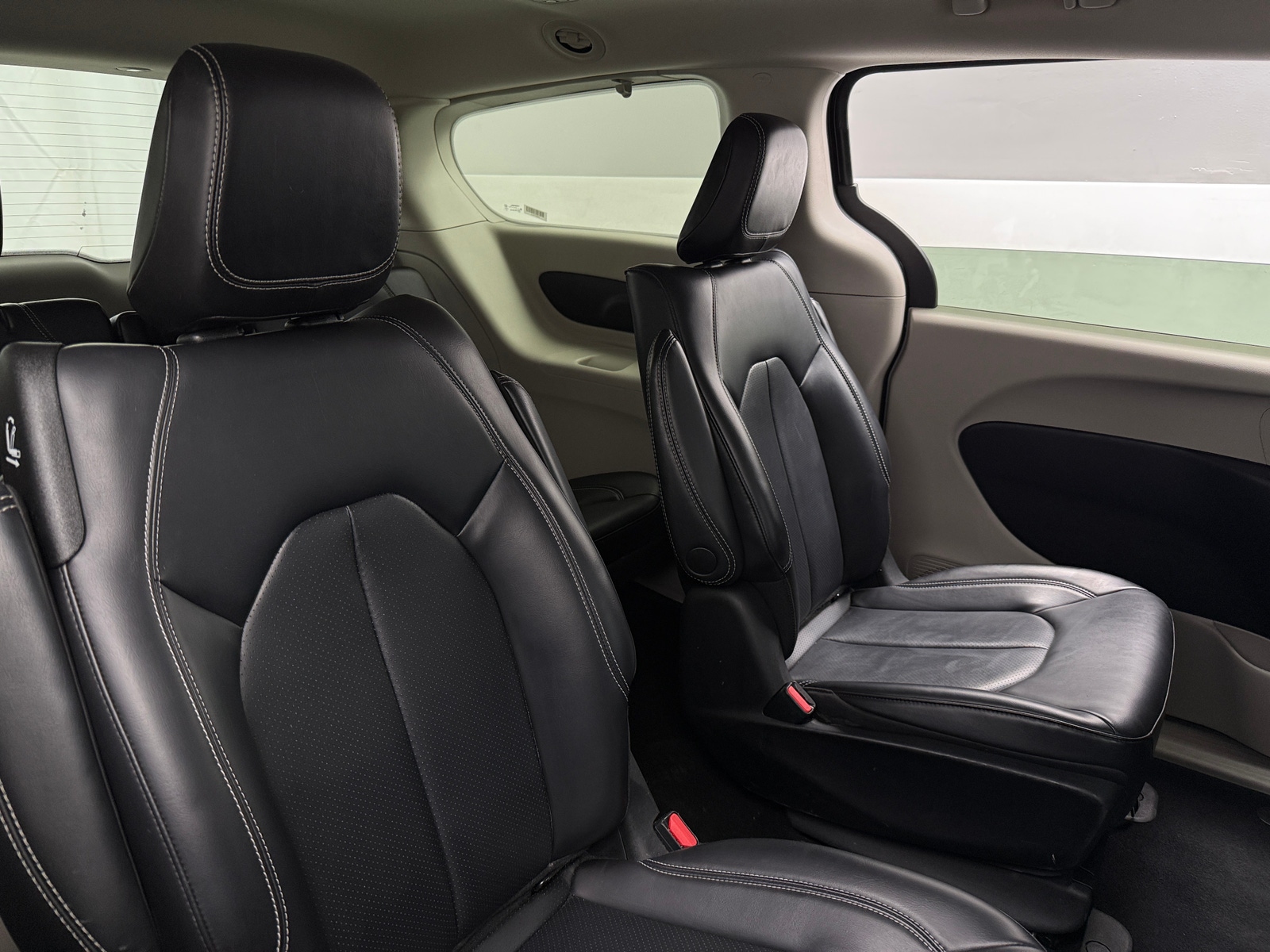 Thumbnail: 2023 Chrysler Pacifica - 5