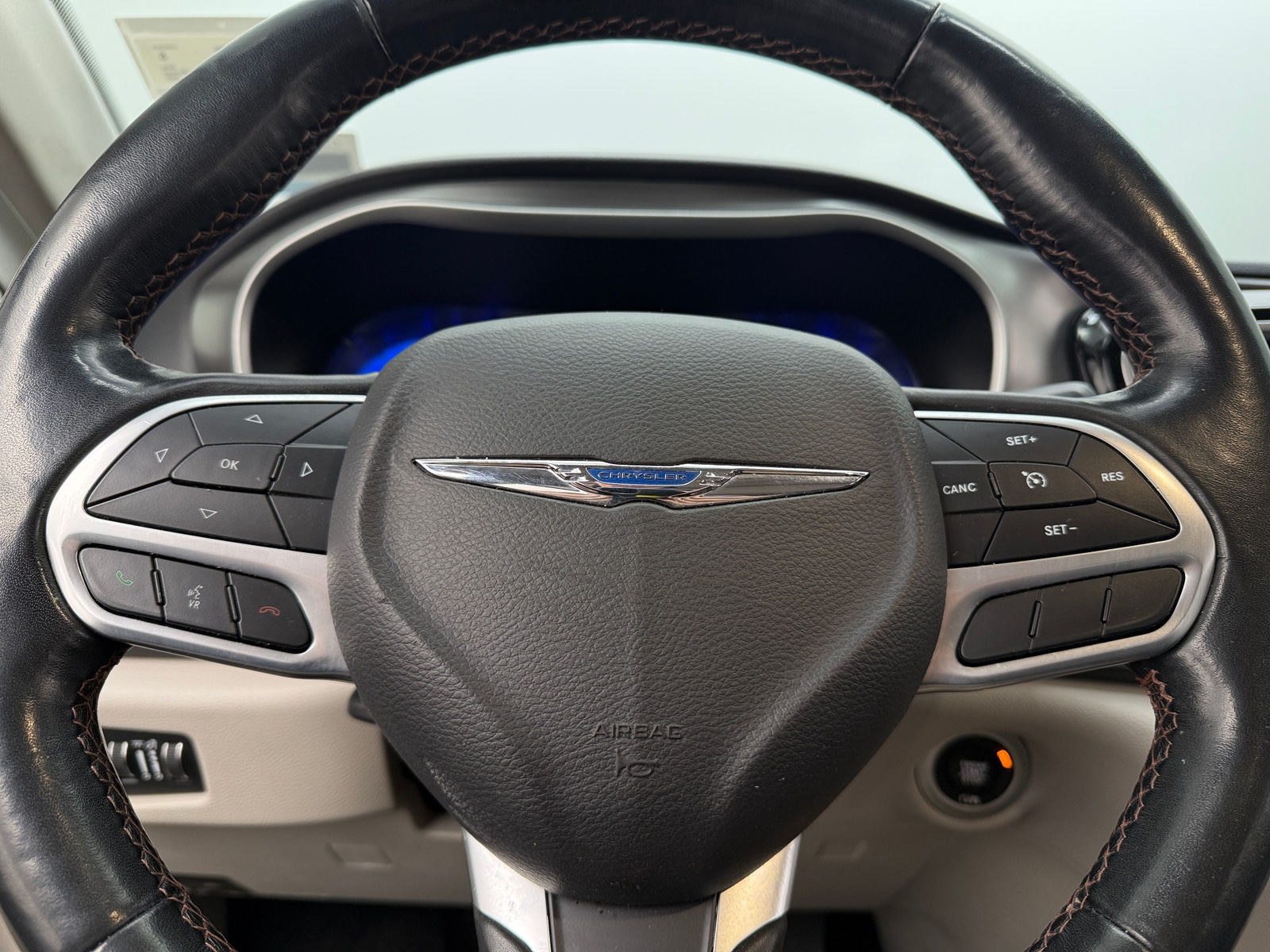 Thumbnail: 2020 Chrysler Pacifica - 4