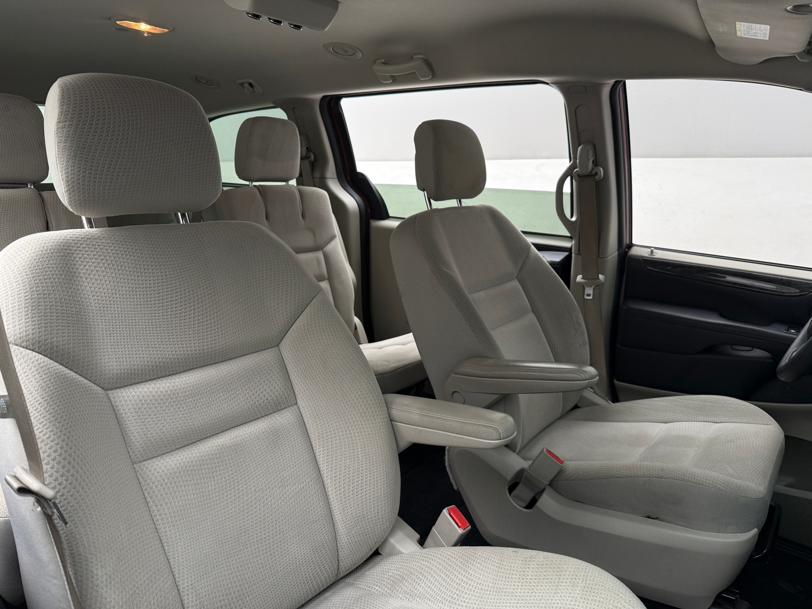 Thumbnail: 2018 Dodge Grand Caravan - 2