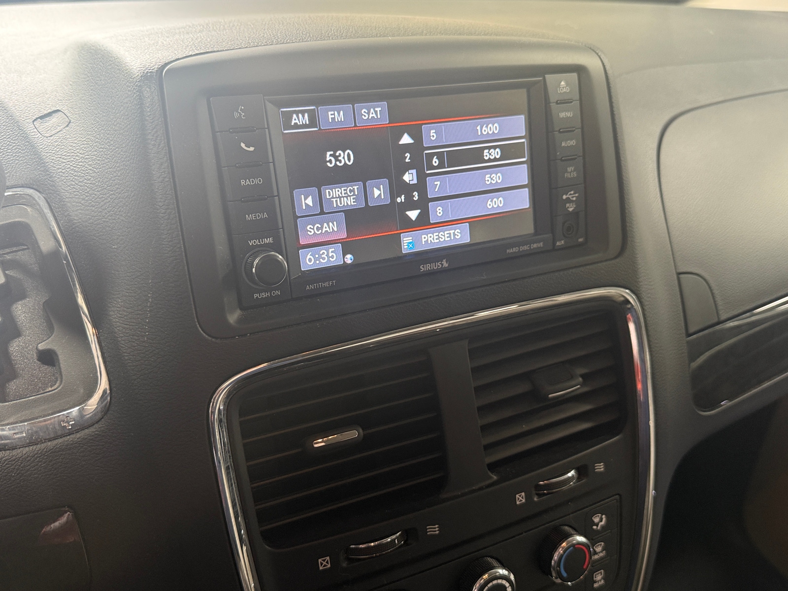 Thumbnail: 2018 Dodge Grand Caravan - 4