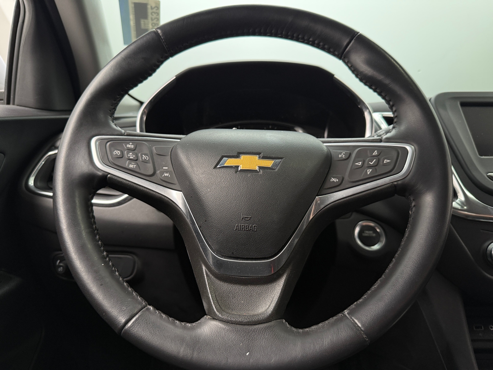 Thumbnail: 2022 Chevrolet Equinox - 5