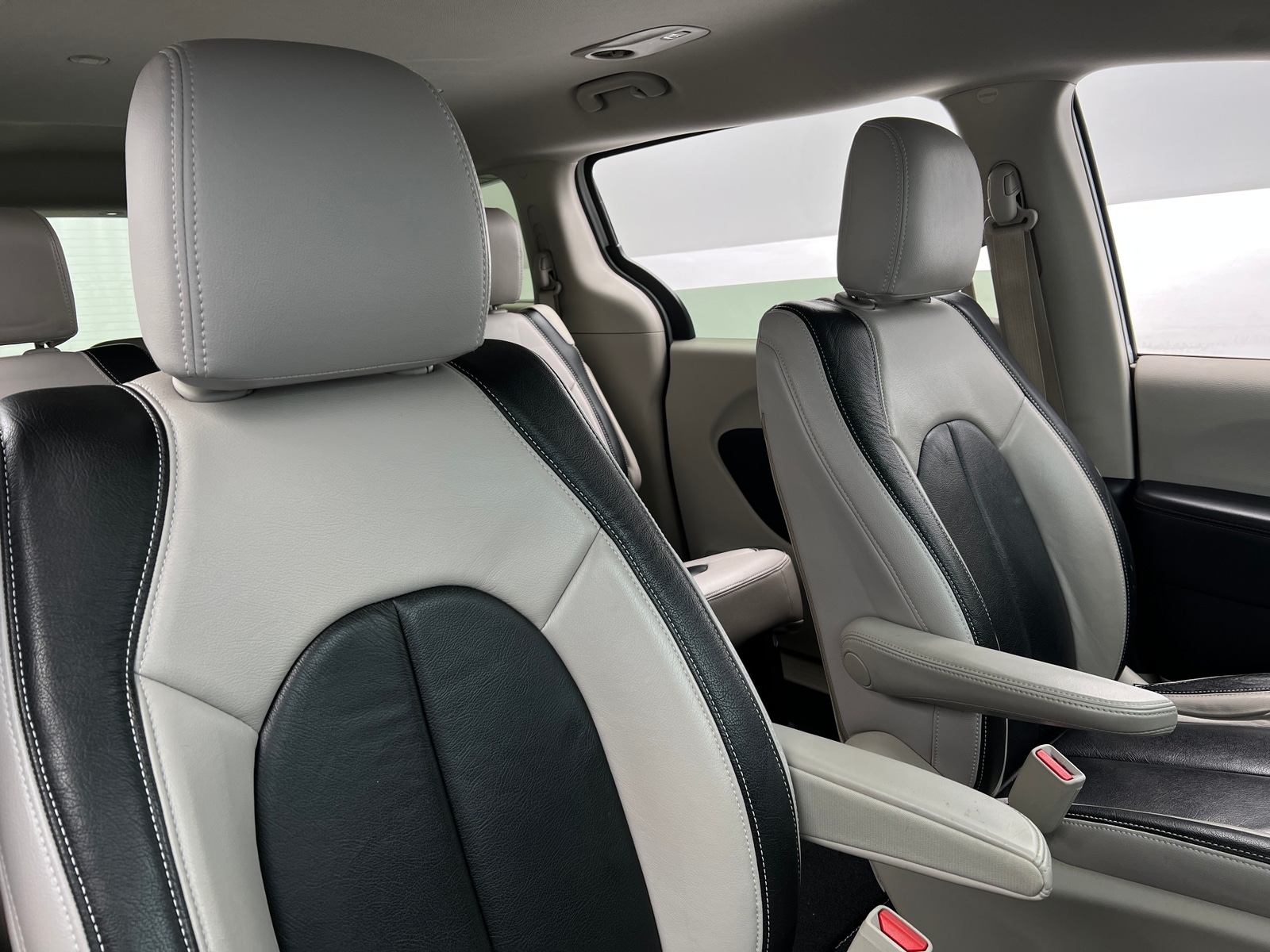 Thumbnail: 2017 Chrysler Pacifica - 2