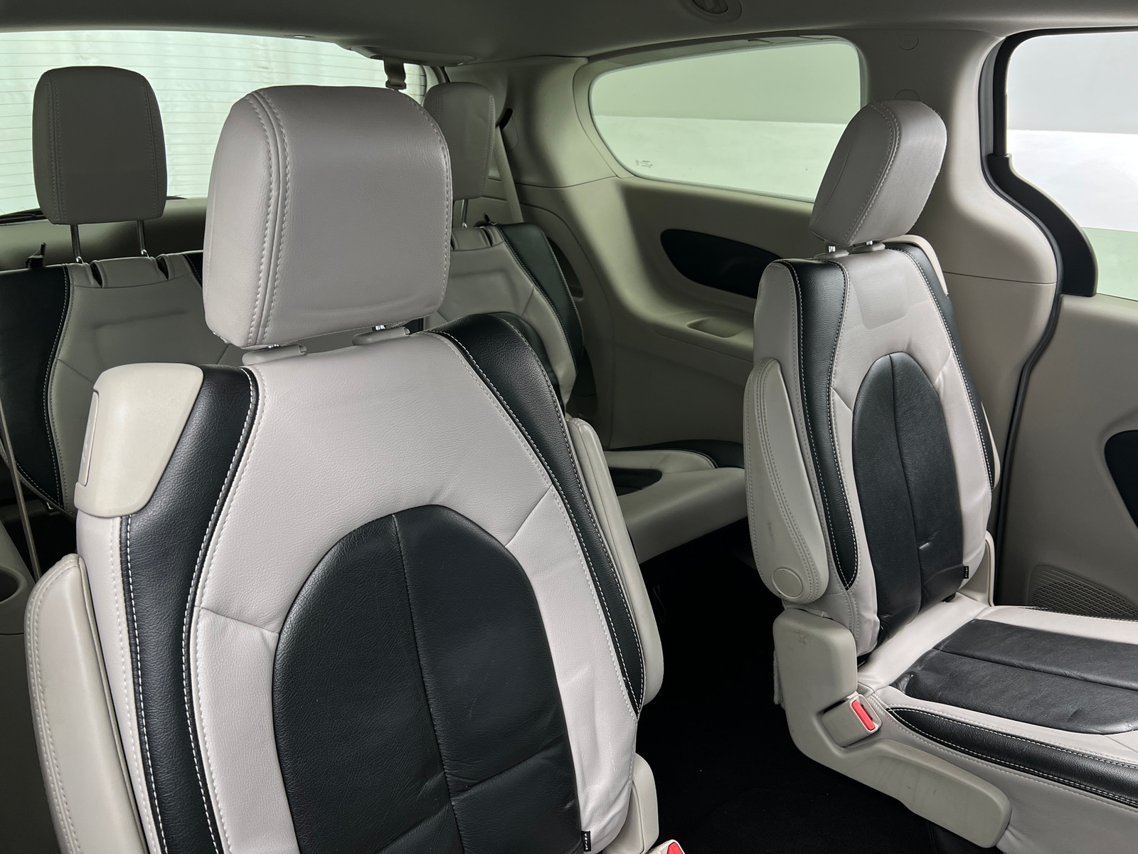 Thumbnail: 2017 Chrysler Pacifica - 6