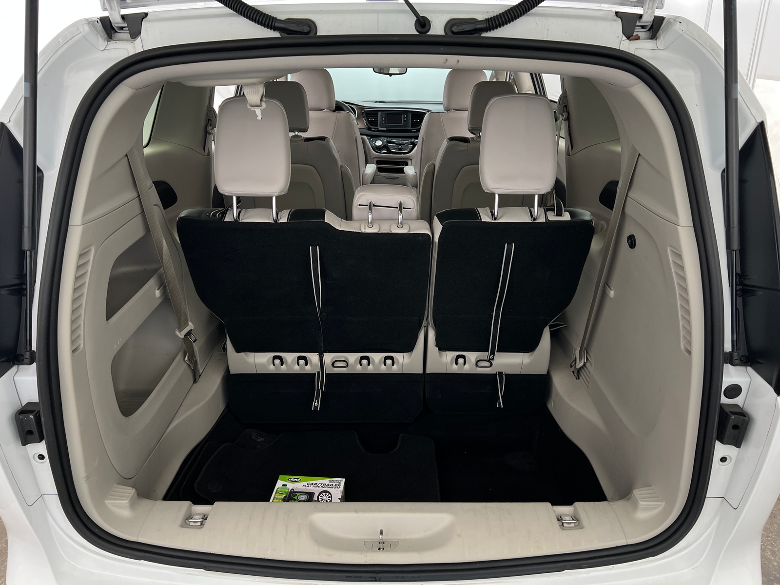 Thumbnail: 2017 Chrysler Pacifica - 7