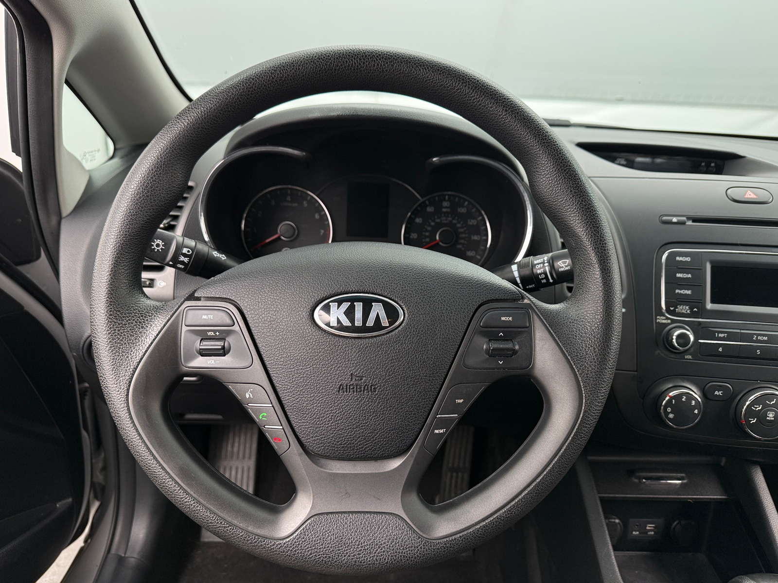 Thumbnail: 2016 Kia Forte - 4