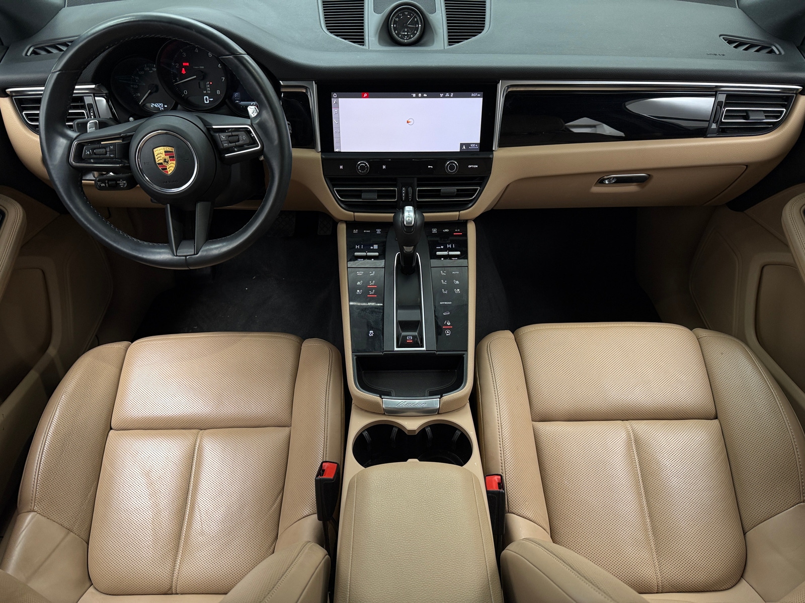 Thumbnail: 2023 Porsche Macan - 2