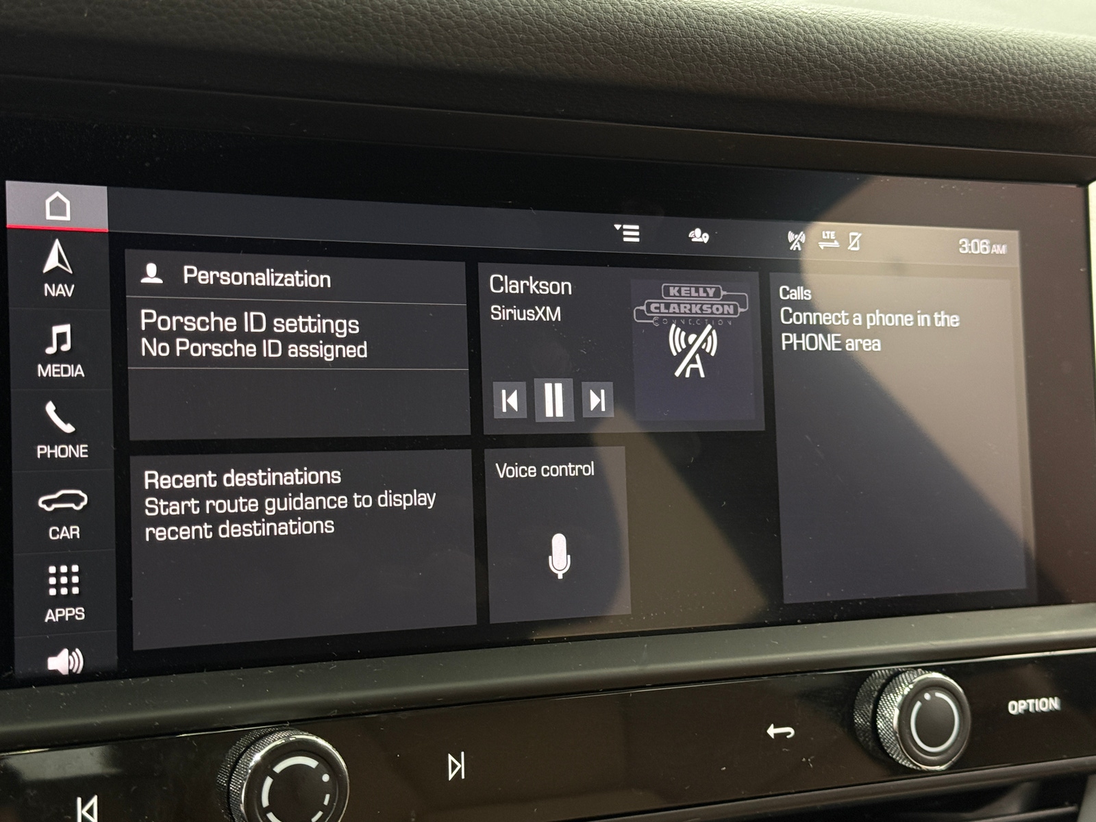 Thumbnail: 2023 Porsche Macan - 3