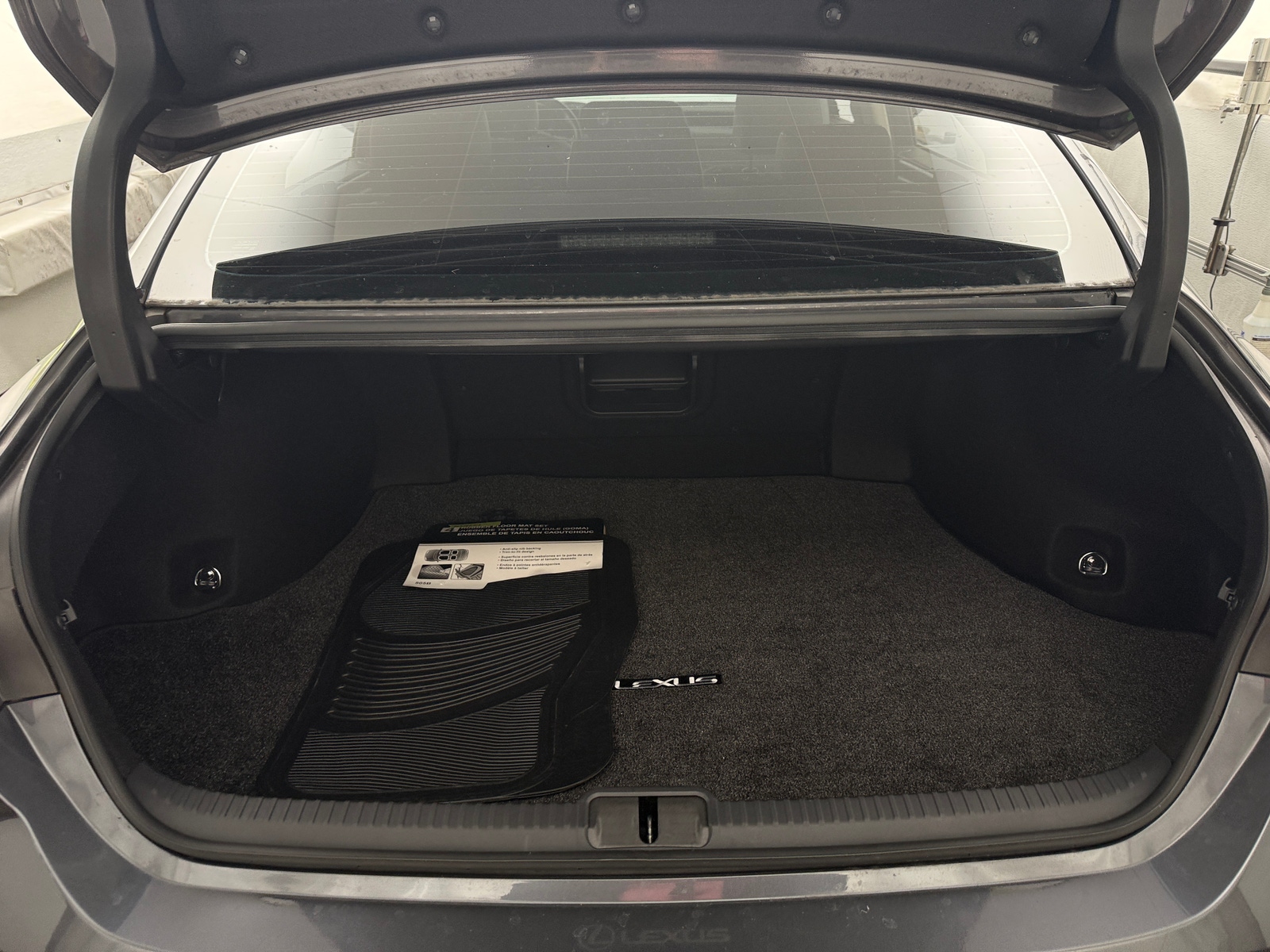 Thumbnail: 2022 Lexus ES - 6