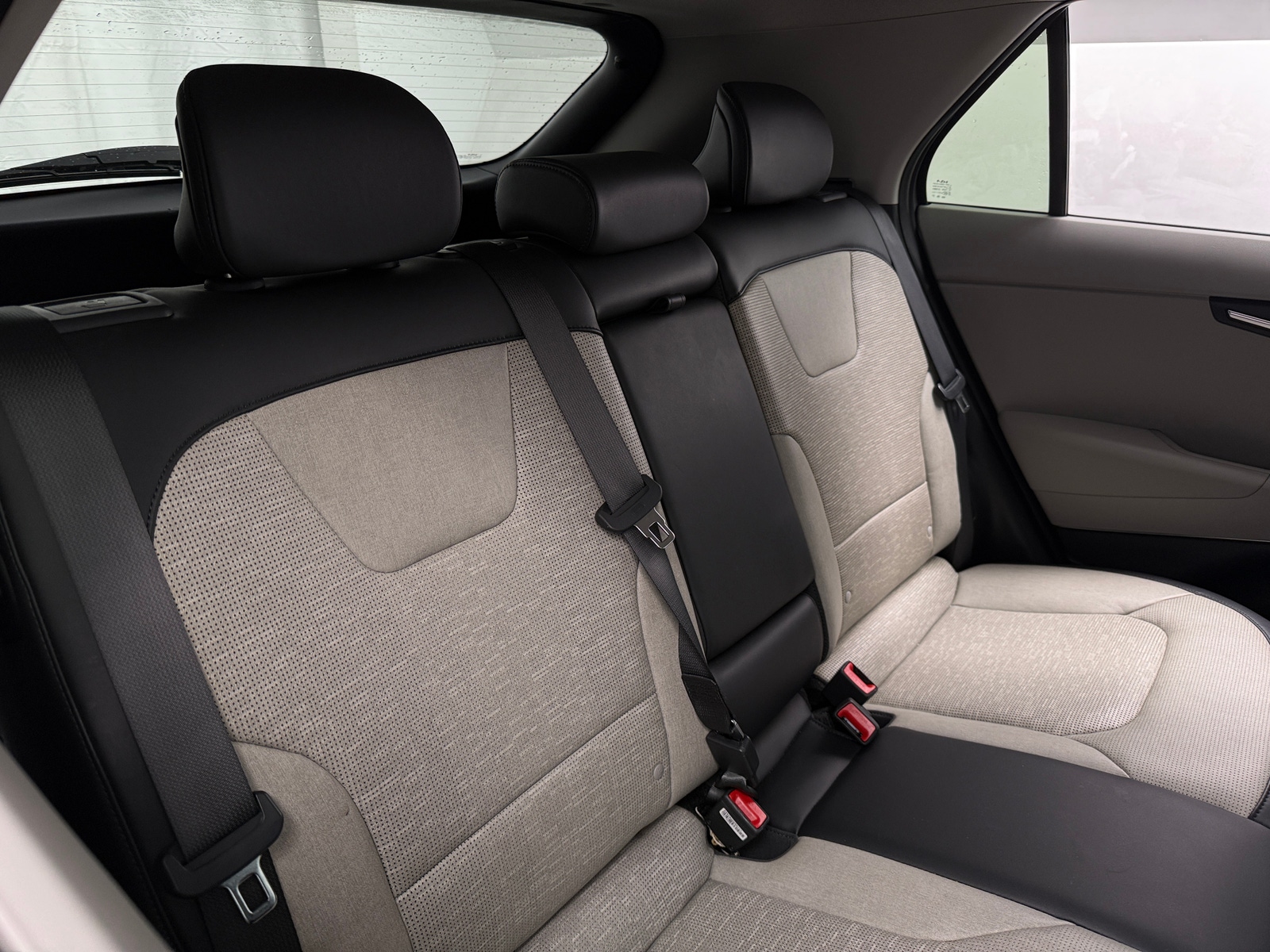 Thumbnail: 2023 Kia Niro - 5