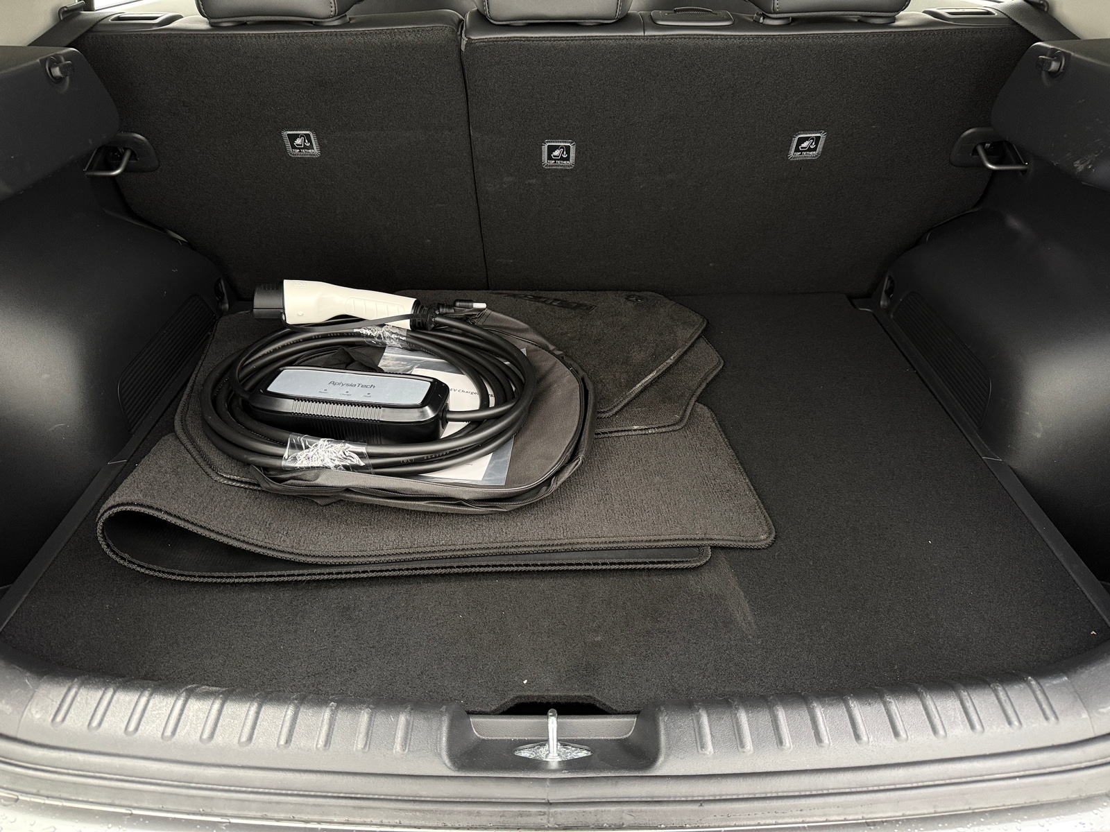 Thumbnail: 2023 Kia Niro - 6