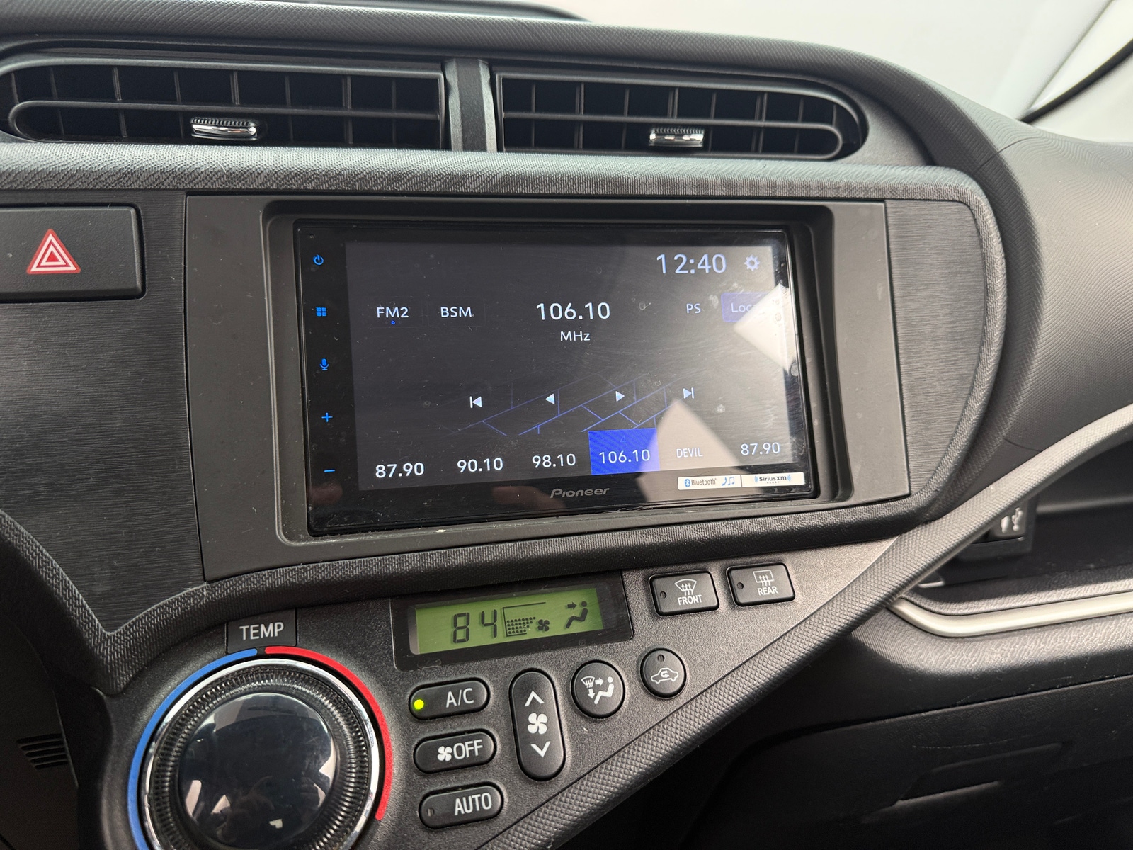 Thumbnail: 2014 Toyota Prius c - 4