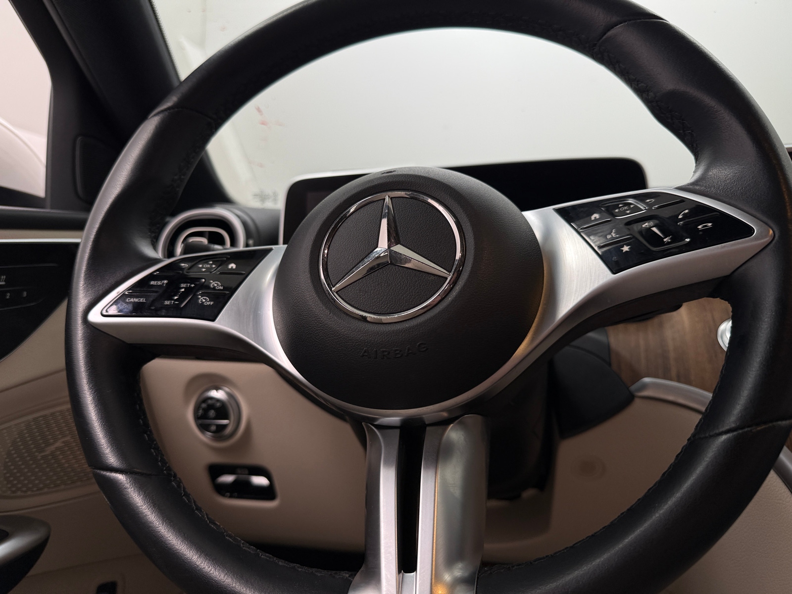 Thumbnail: 2024 Mercedes-Benz C-Class - 4