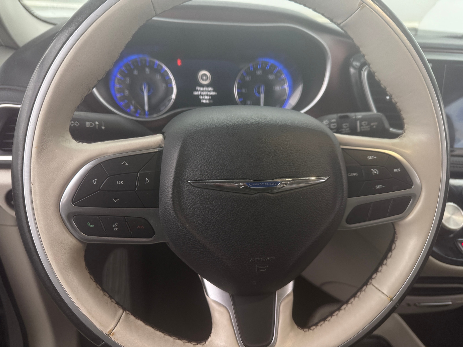 Thumbnail: 2020 Chrysler Pacifica - 4