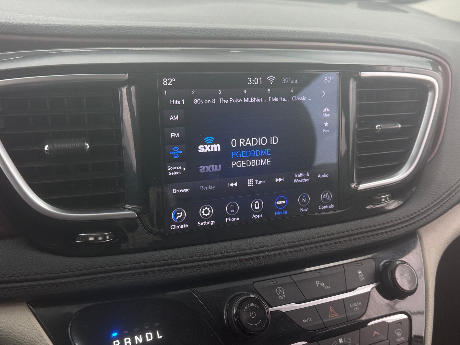 Thumbnail: 2020 Chrysler Pacifica - 3