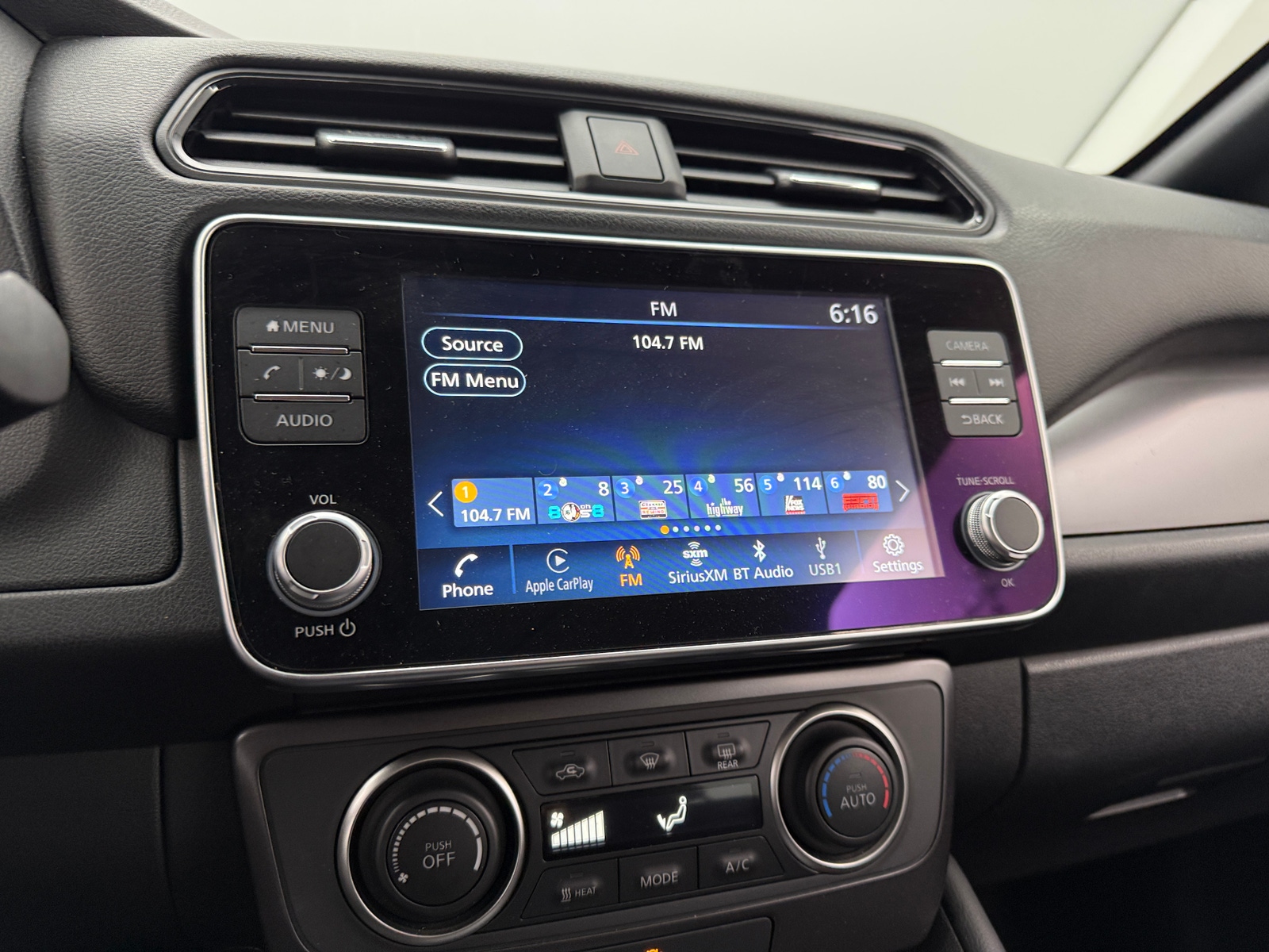 Thumbnail: 2023 Nissan Leaf - 4