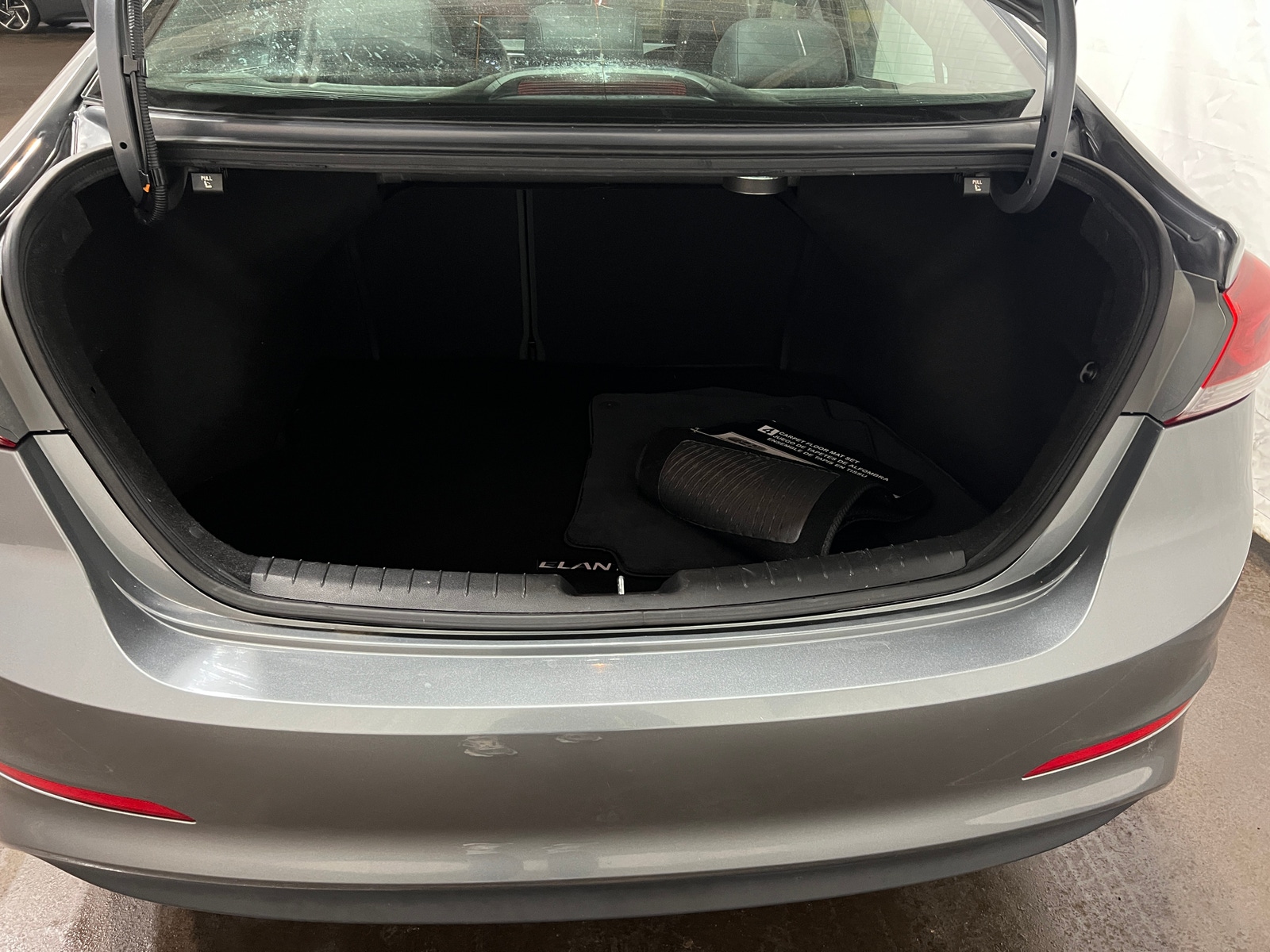 Thumbnail: 2018 Hyundai Elantra - 6