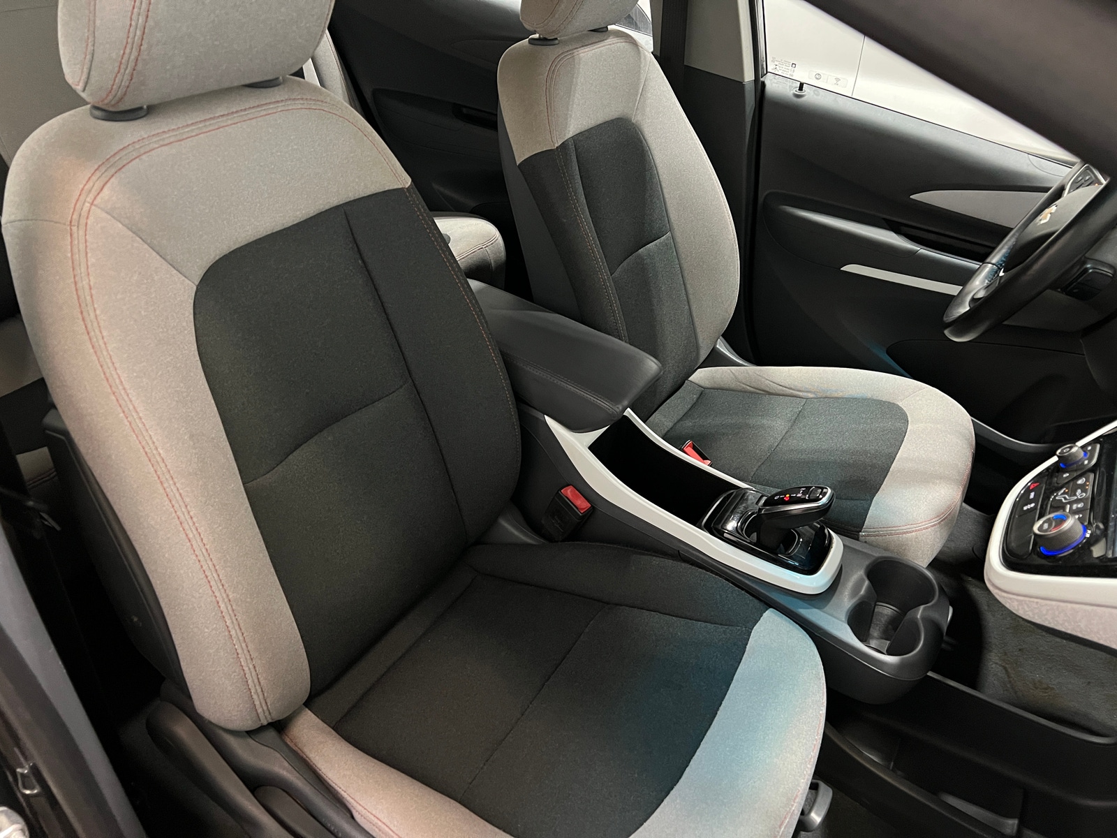 Thumbnail: 2020 Chevrolet Bolt EV - 2