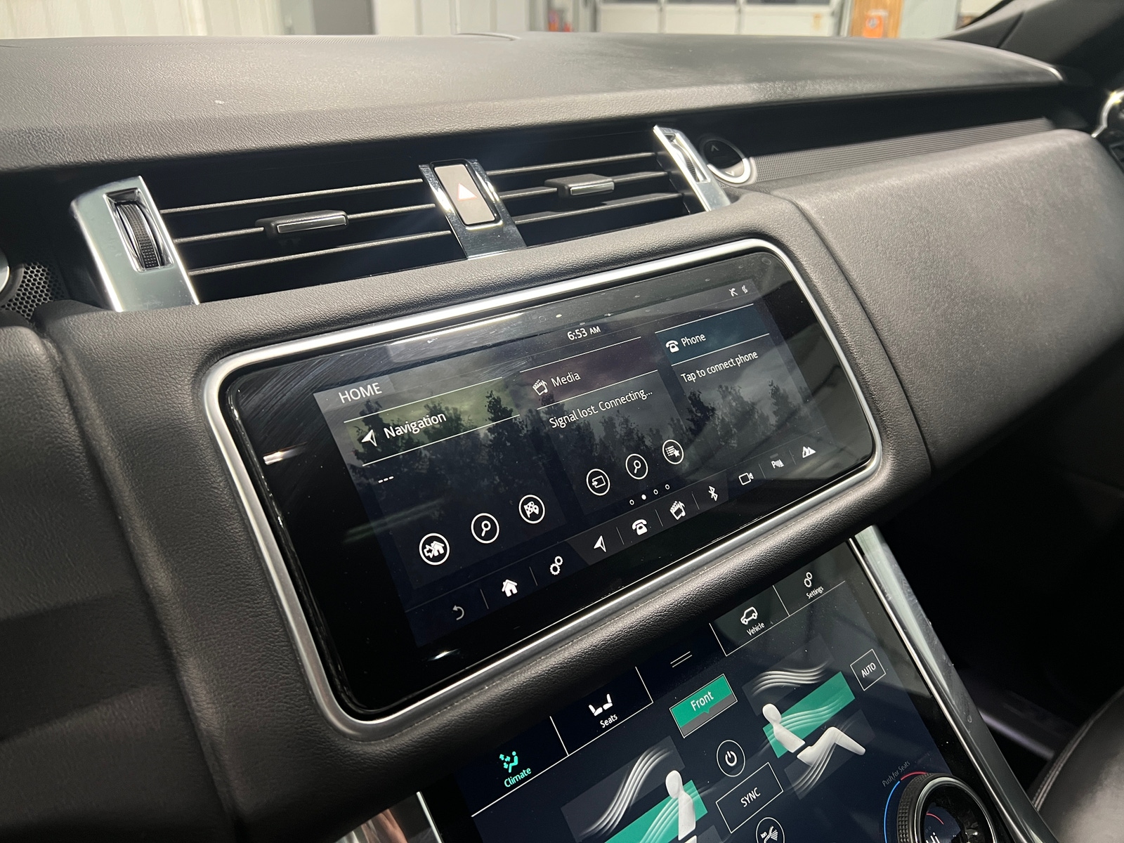 Thumbnail: 2020 Land Rover Range Rover Sport - 3