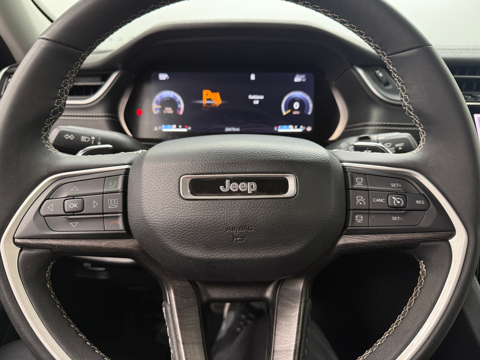 Thumbnail: 2023 Jeep Grand Cherokee - 4