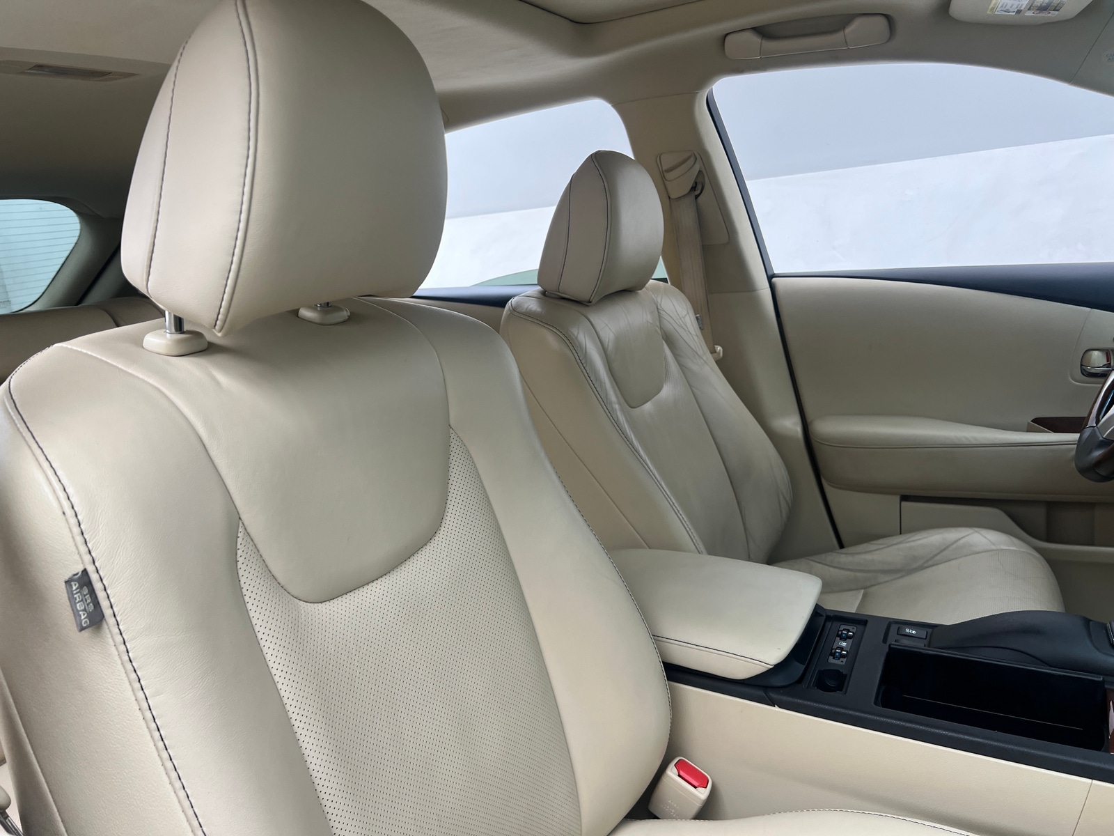 Thumbnail: 2015 Lexus RX - 2