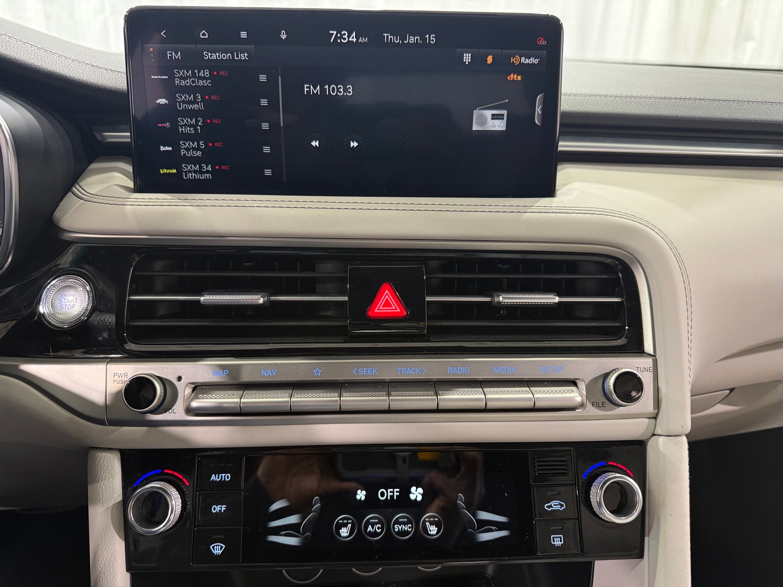 Thumbnail: 2025 Genesis G70 - 3