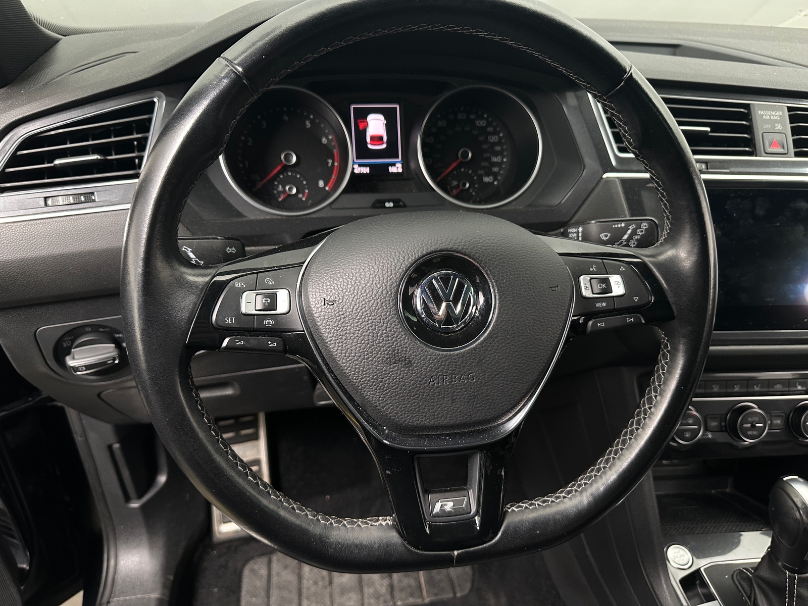 Thumbnail: 2021 Volkswagen Tiguan - 4