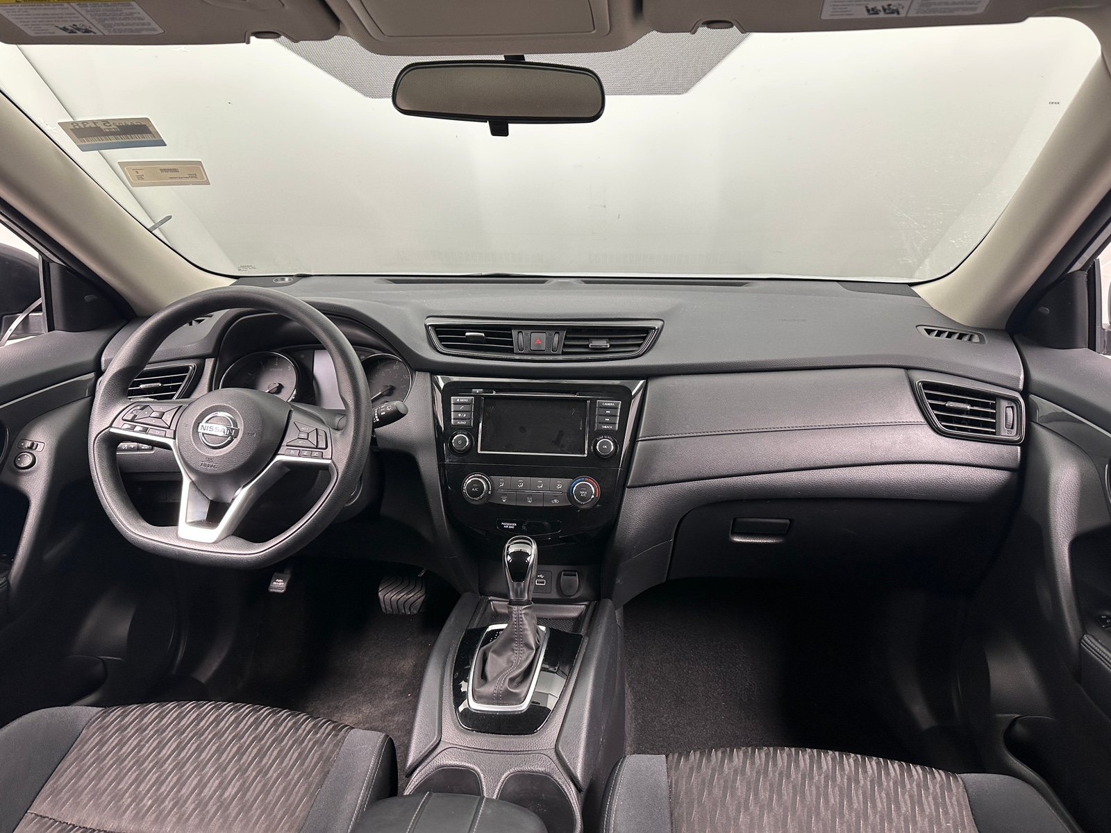 Thumbnail: 2018 Nissan Rogue - 3