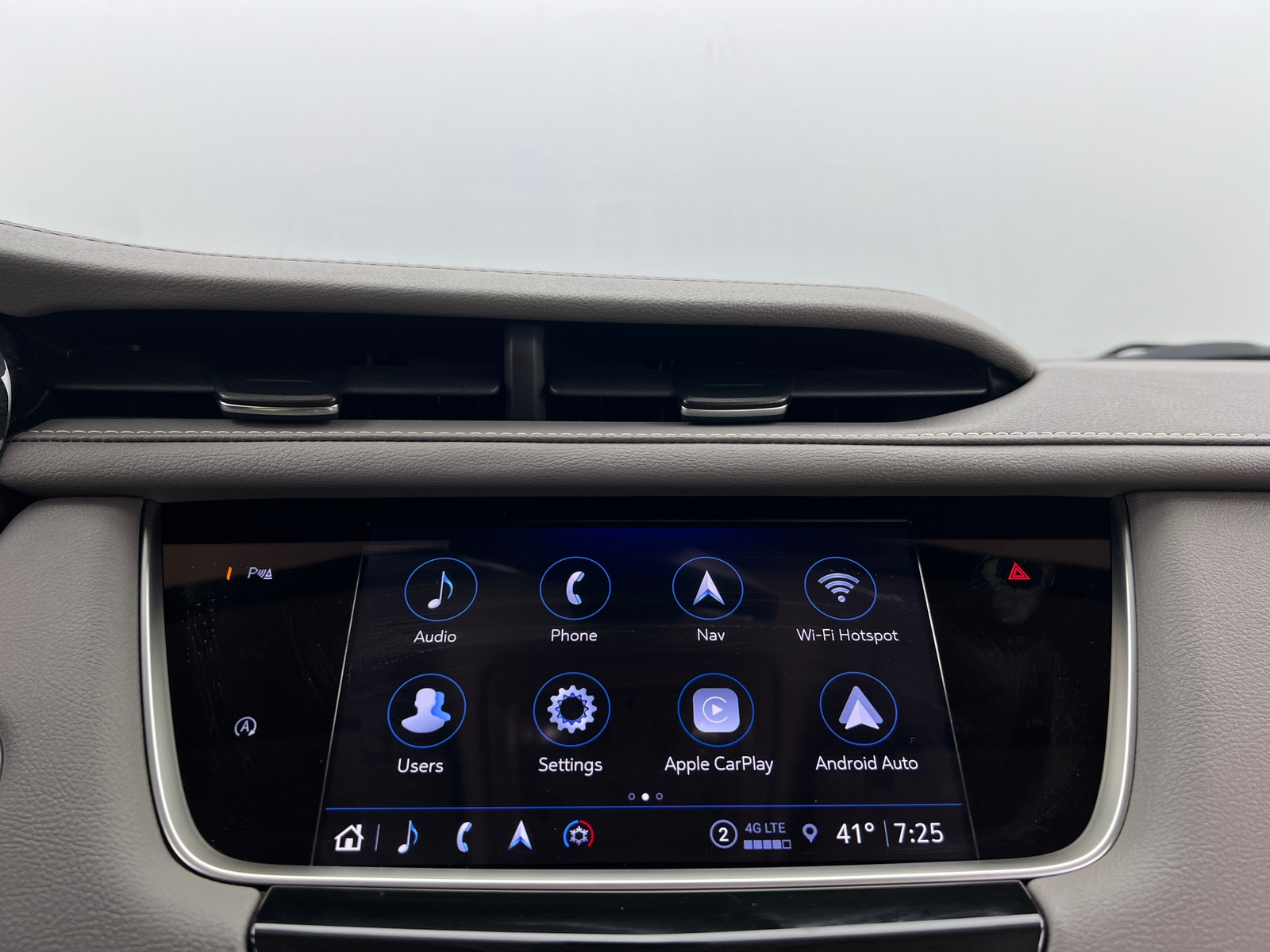 Thumbnail: 2025 Cadillac XT5 - 3