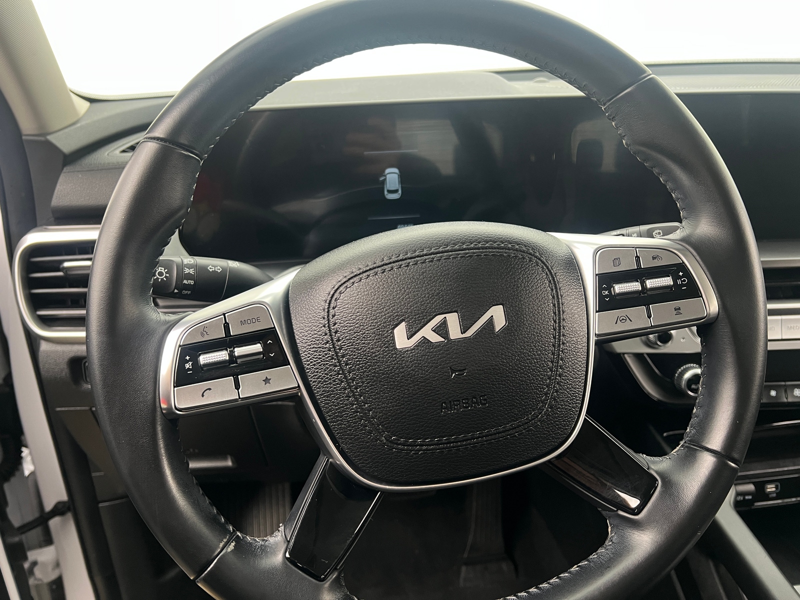 Thumbnail: 2023 Kia Telluride - 4