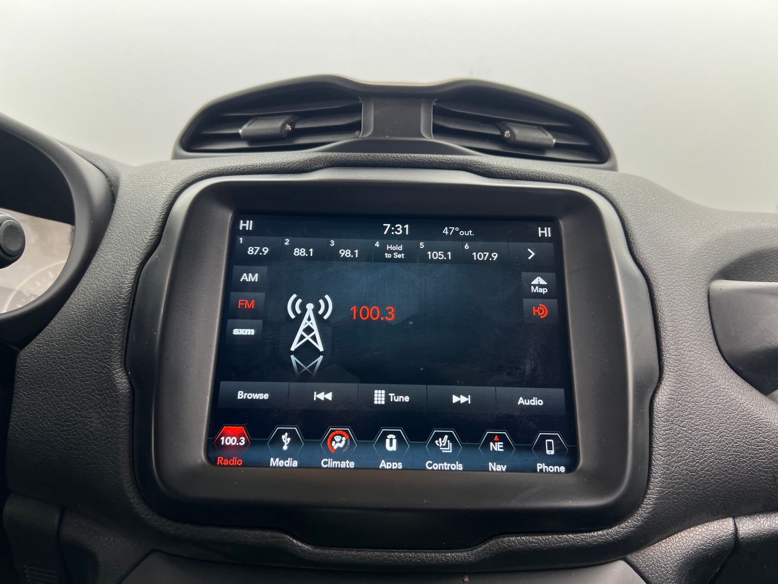 Thumbnail: 2018 Jeep Renegade - 3